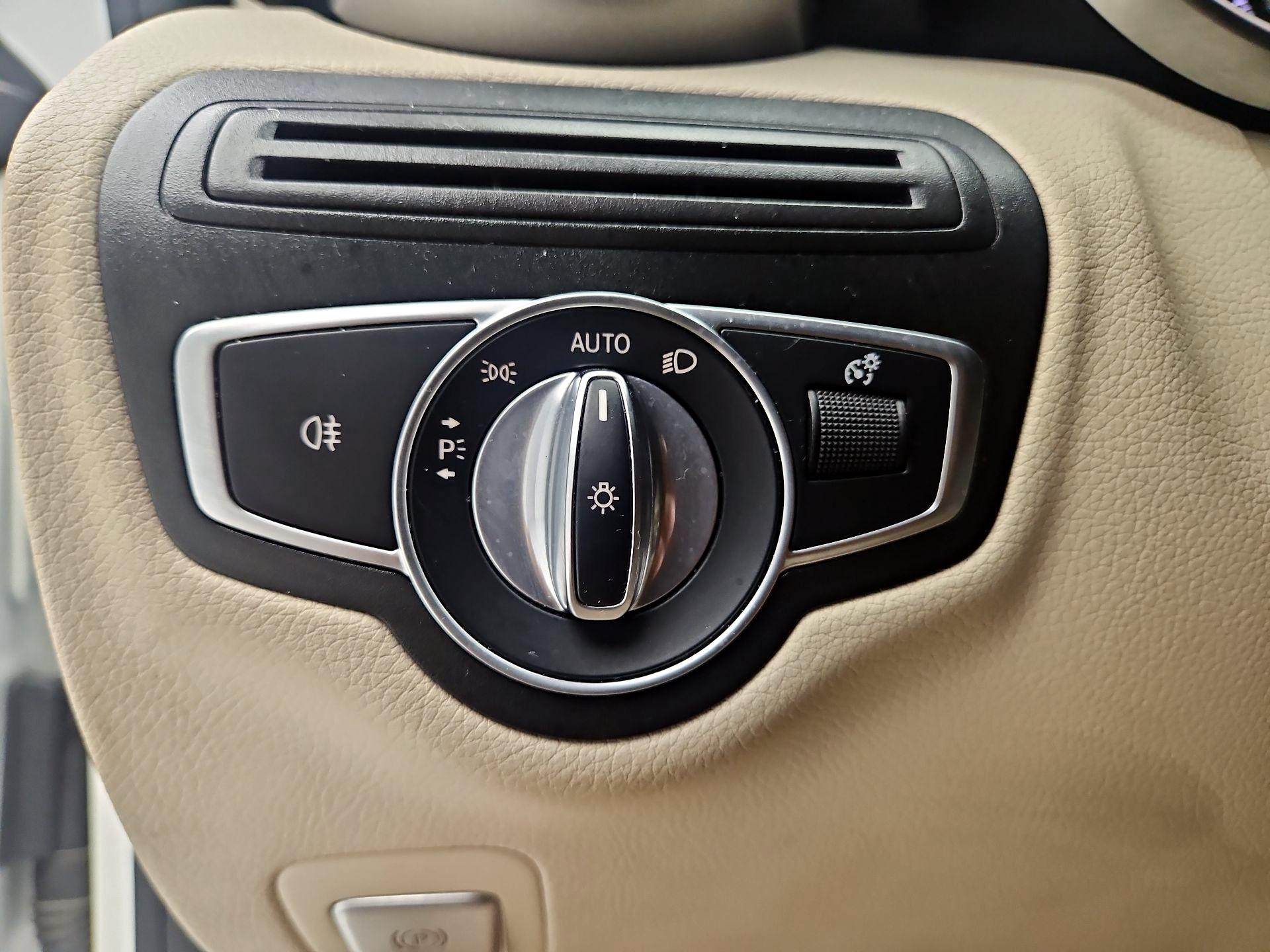 Thumbnail: 2017 Mercedes-Benz C-Class - 11