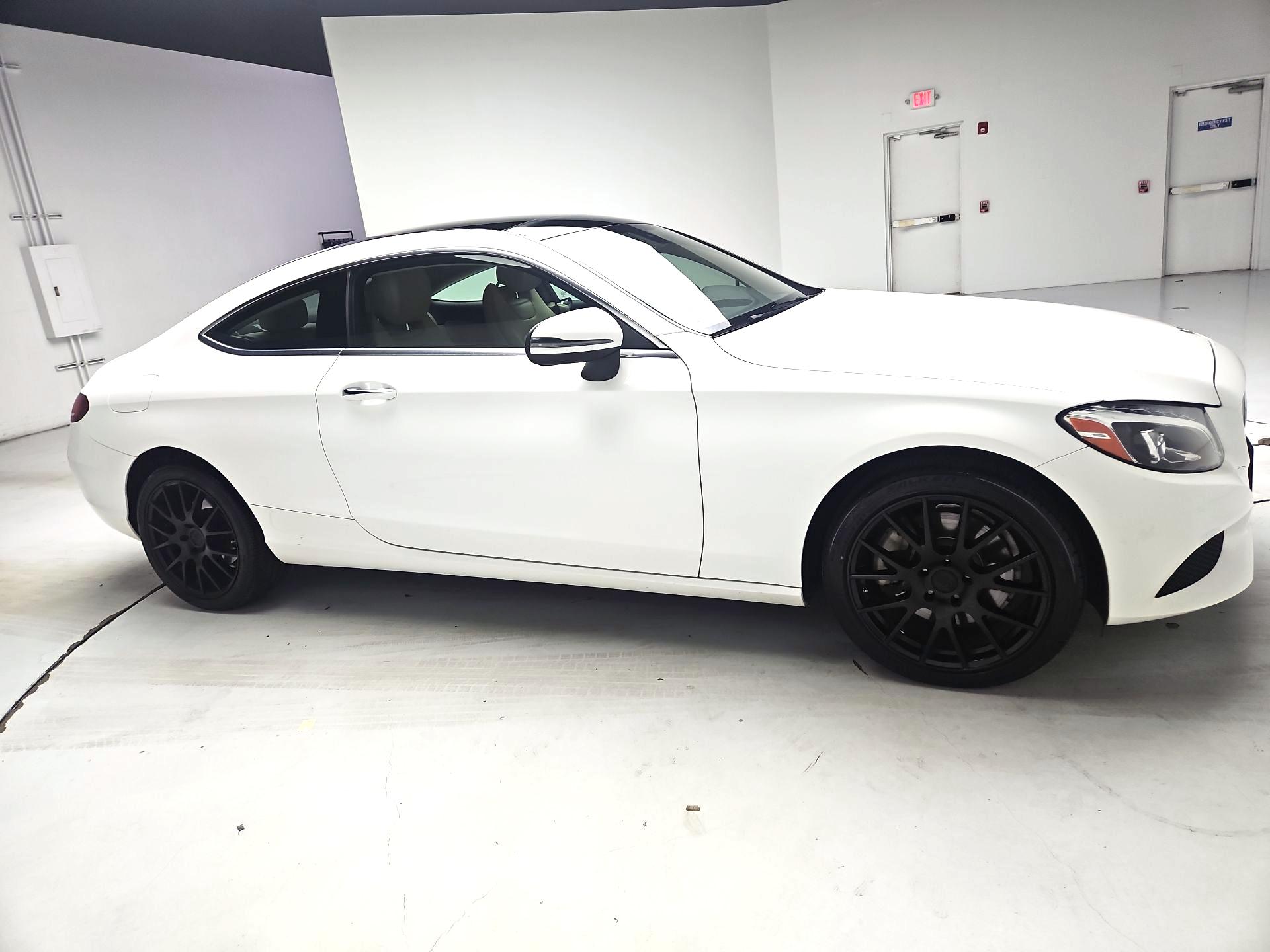 Thumbnail: 2017 Mercedes-Benz C-Class - 4