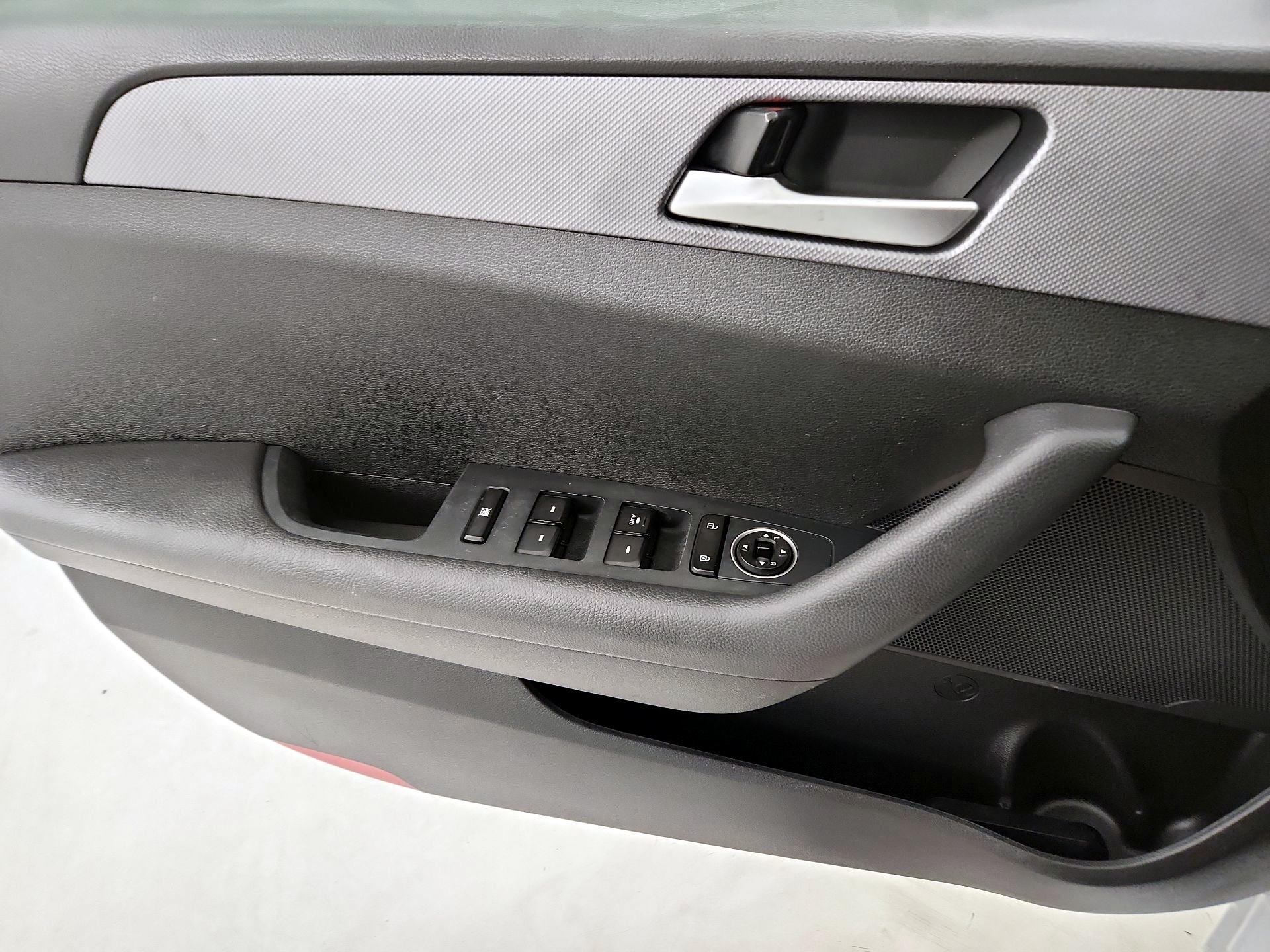 Thumbnail: 2019 Hyundai Sonata - 12