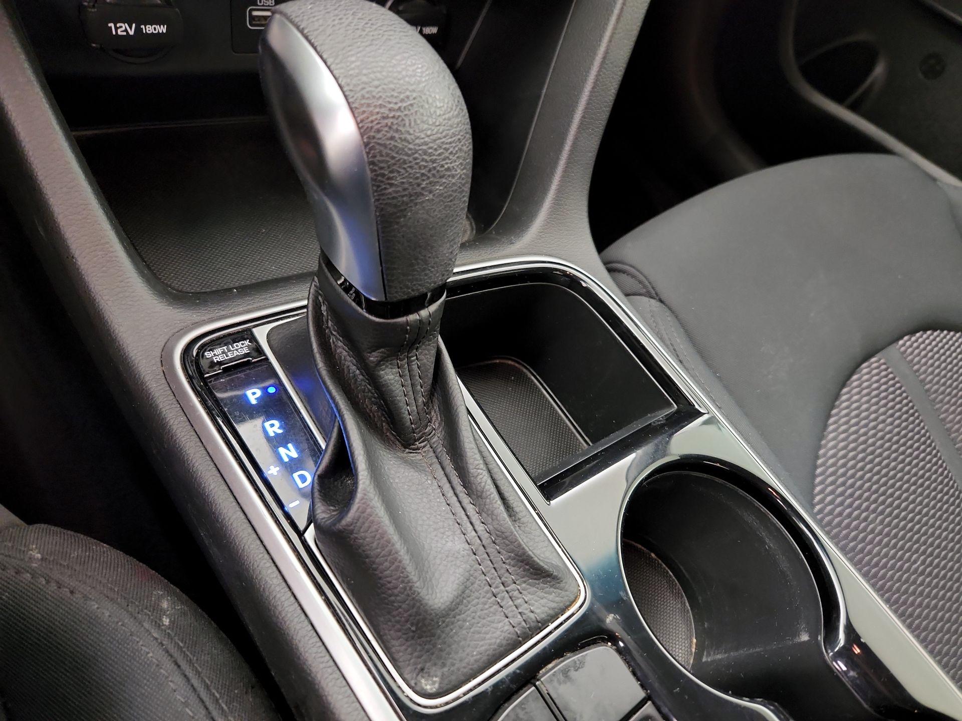 Thumbnail: 2019 Hyundai Sonata - 17