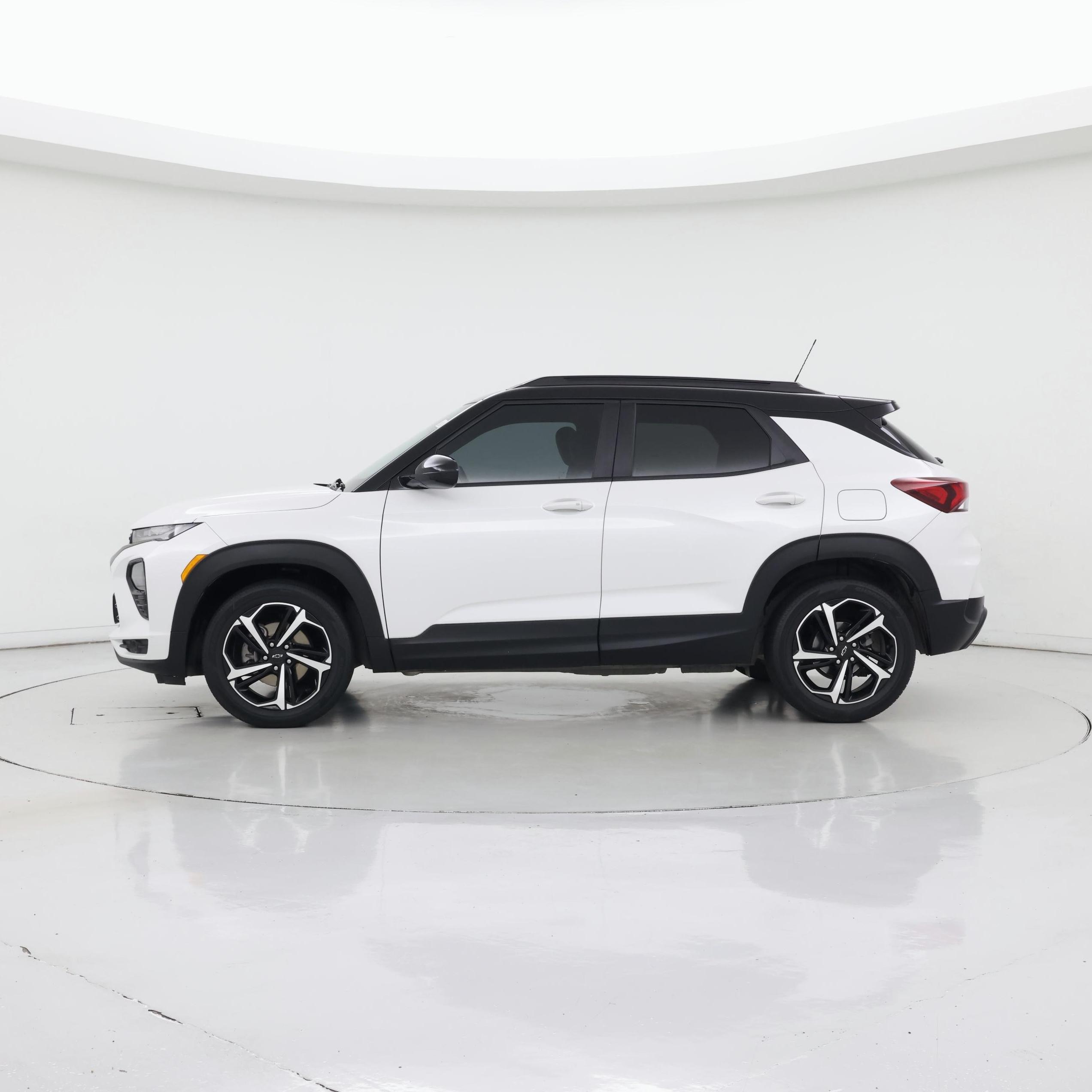 Thumbnail: 2023 Chevrolet TrailBlazer - 3