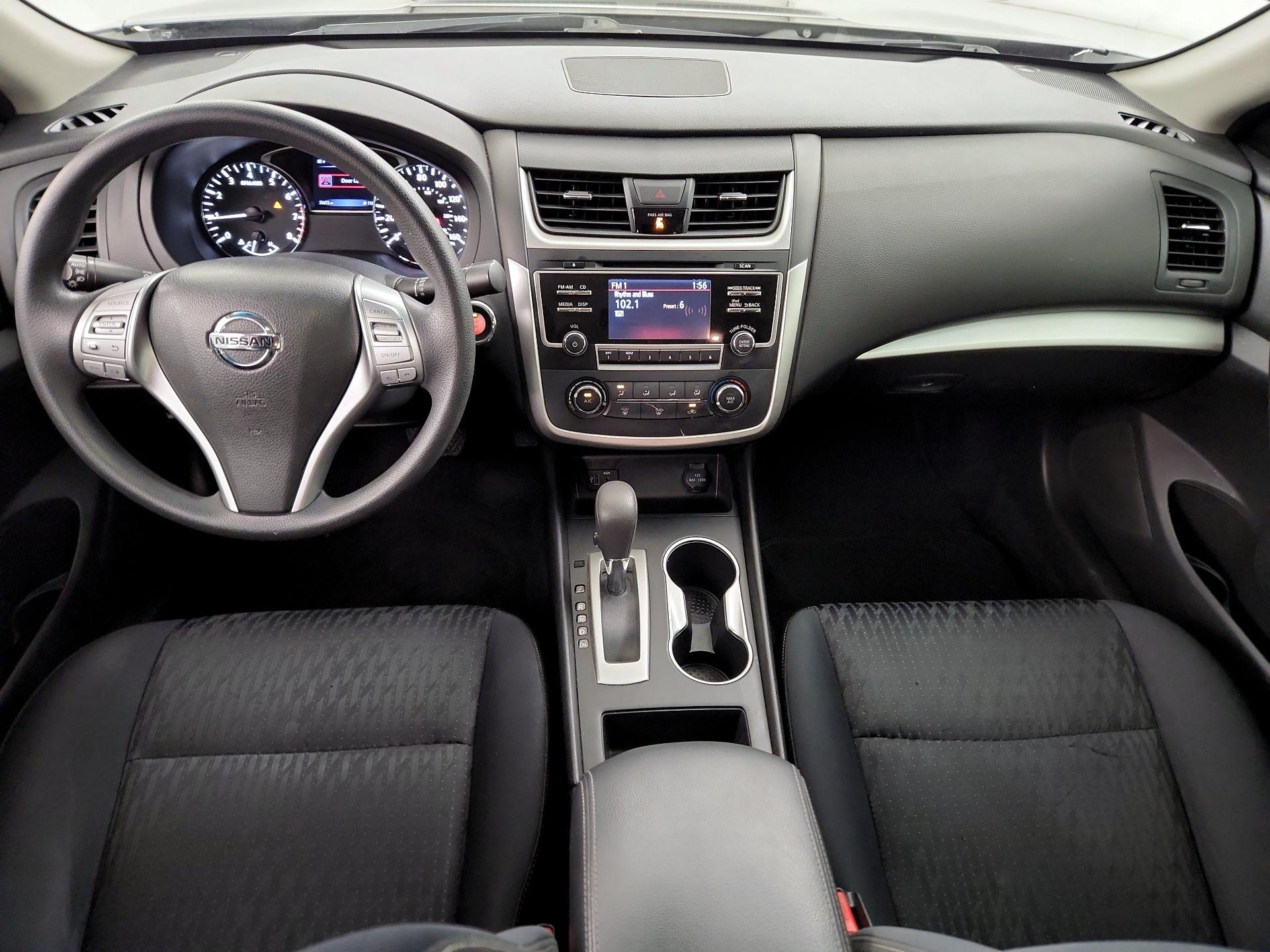 Thumbnail: 2017 Nissan Altima - 9