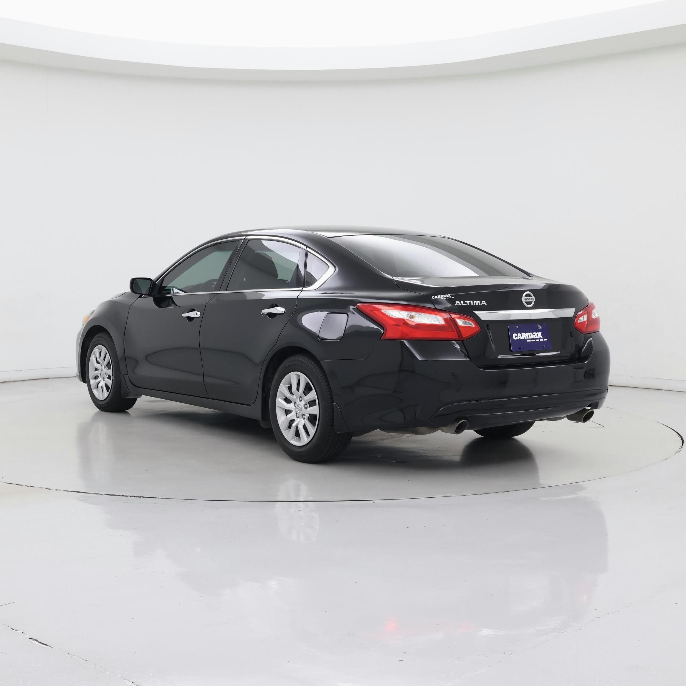 Thumbnail: 2017 Nissan Altima - 2