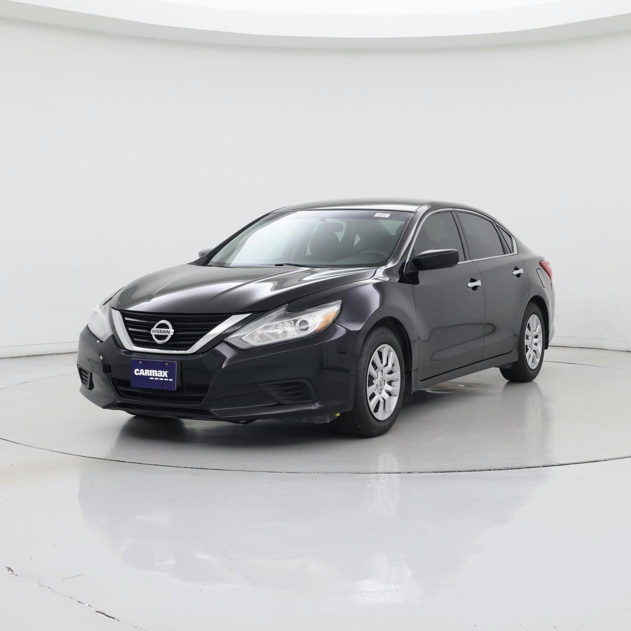 Thumbnail: 2017 Nissan Altima - 4