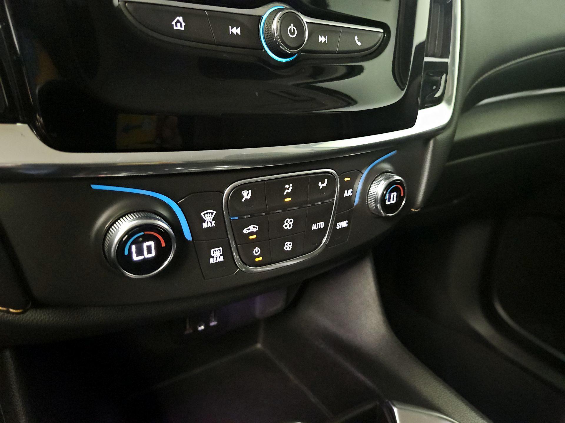 Thumbnail: 2020 Chevrolet Traverse - 16