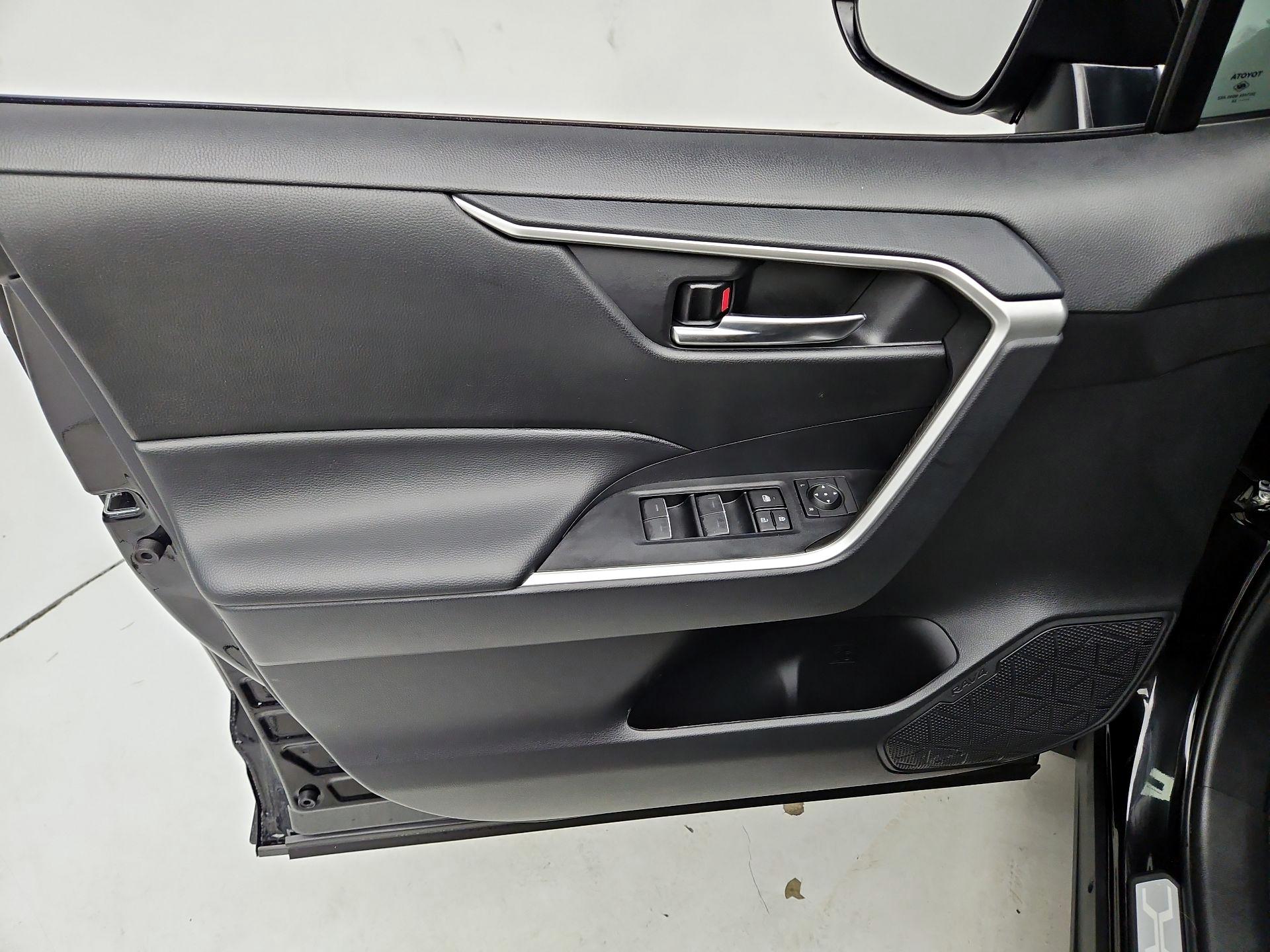 Thumbnail: 2024 Toyota RAV4 - 12