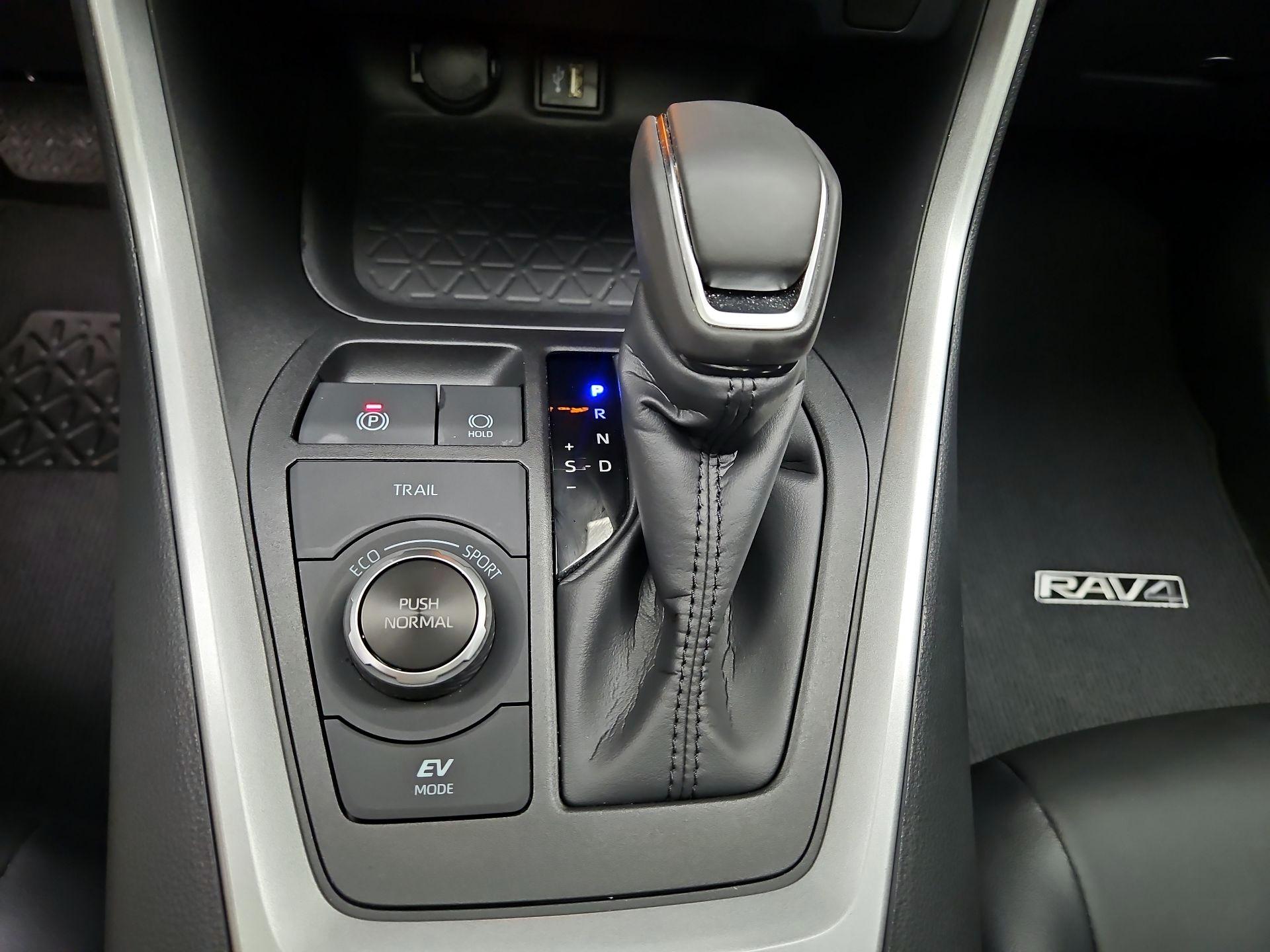 Thumbnail: 2024 Toyota RAV4 - 17