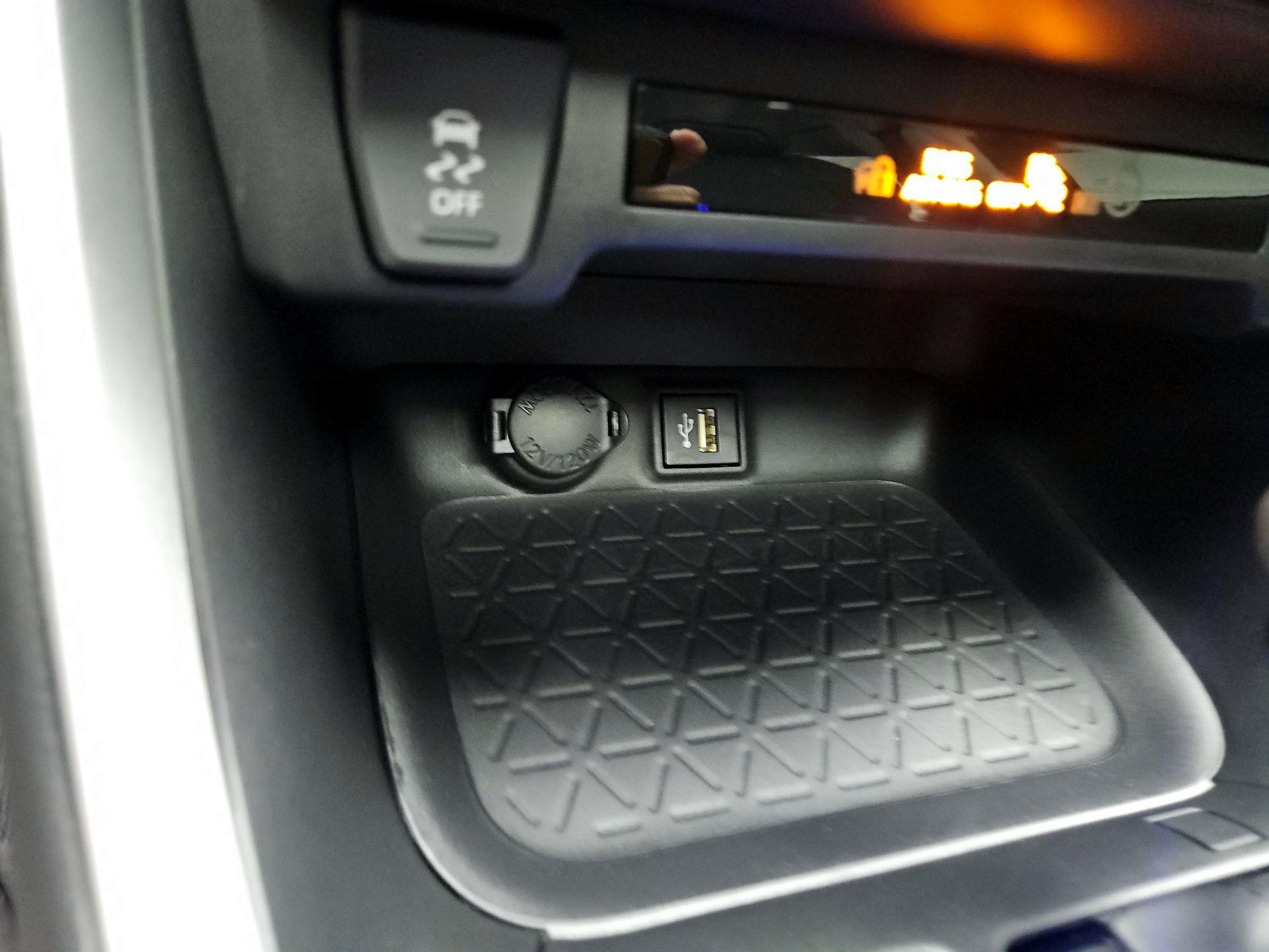 Thumbnail: 2024 Toyota RAV4 - 18