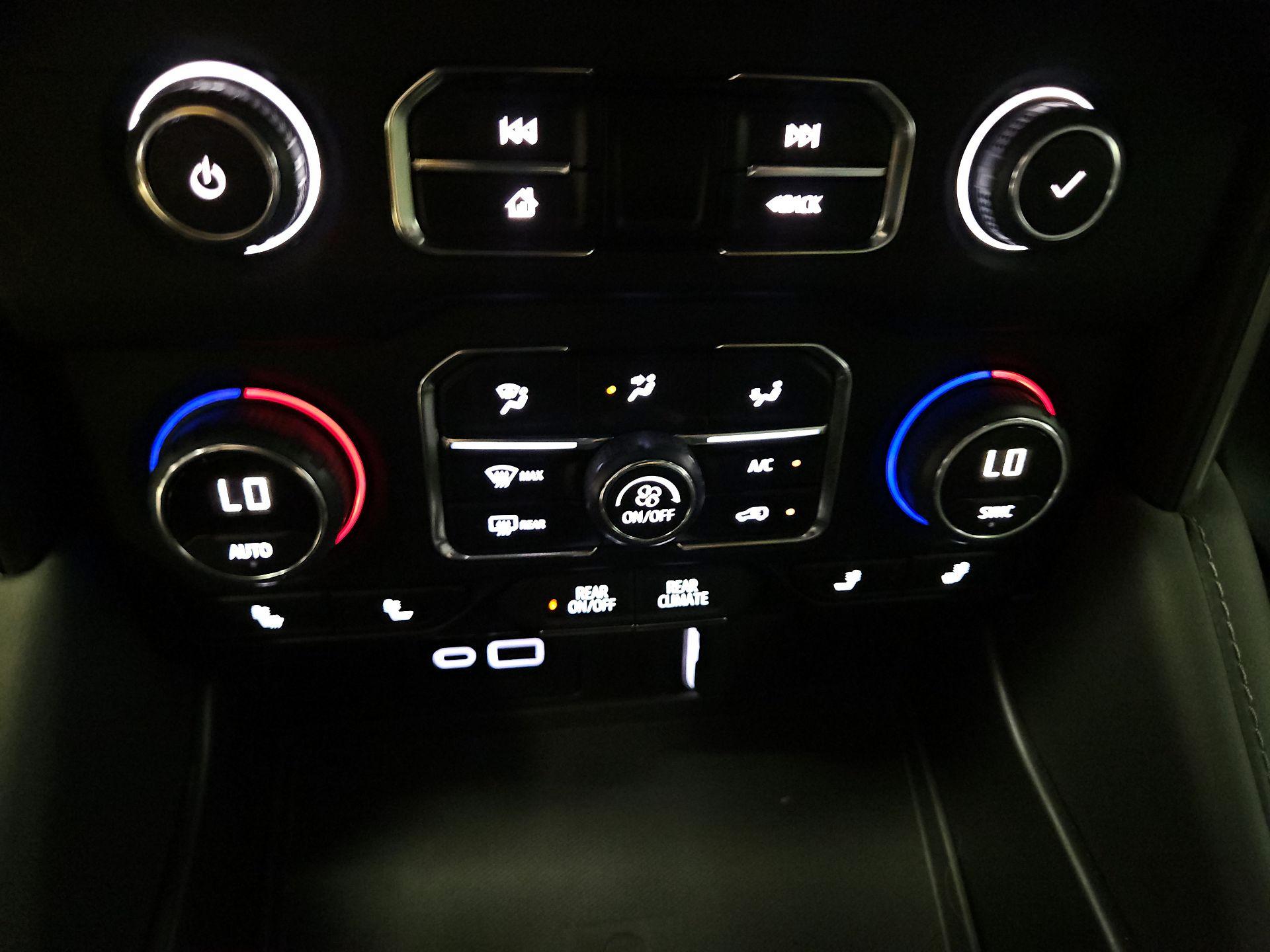 Thumbnail: 2024 Chevrolet Suburban - 16