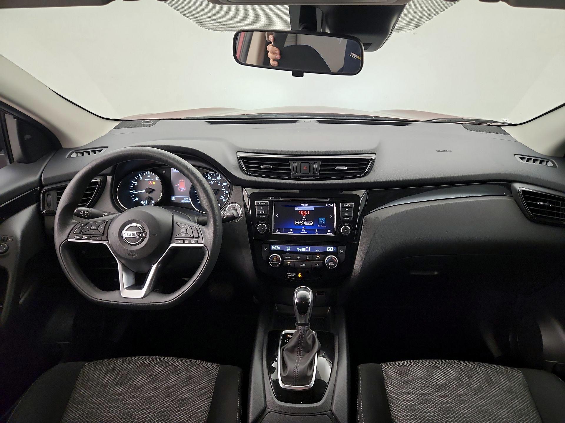 Thumbnail: 2019 Nissan Rogue Sport - 9