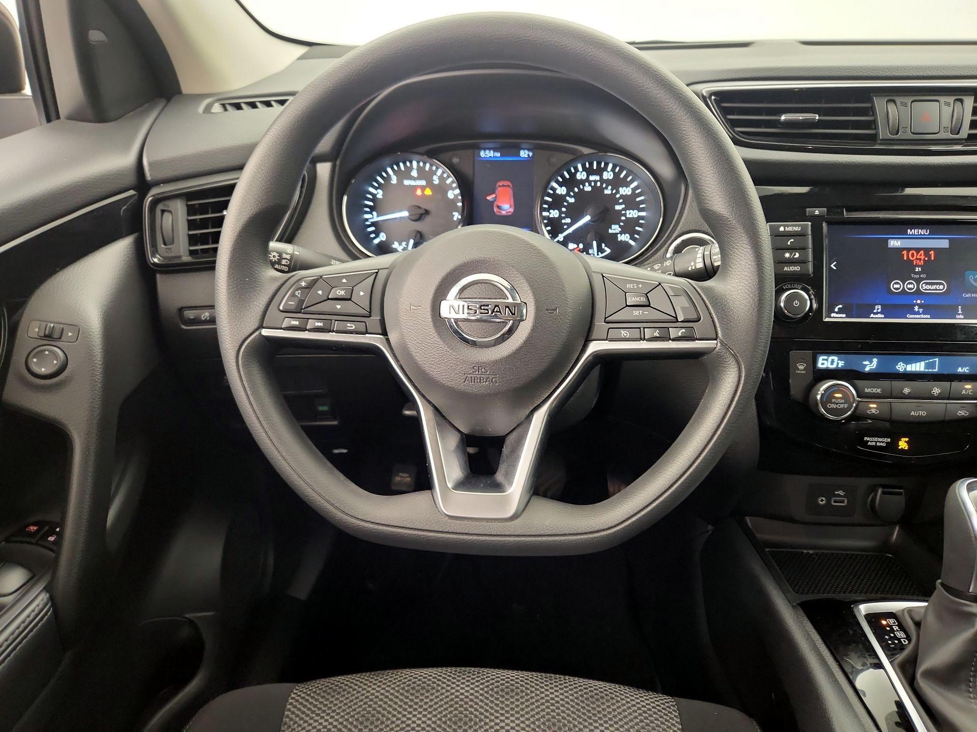 Thumbnail: 2019 Nissan Rogue Sport - 10