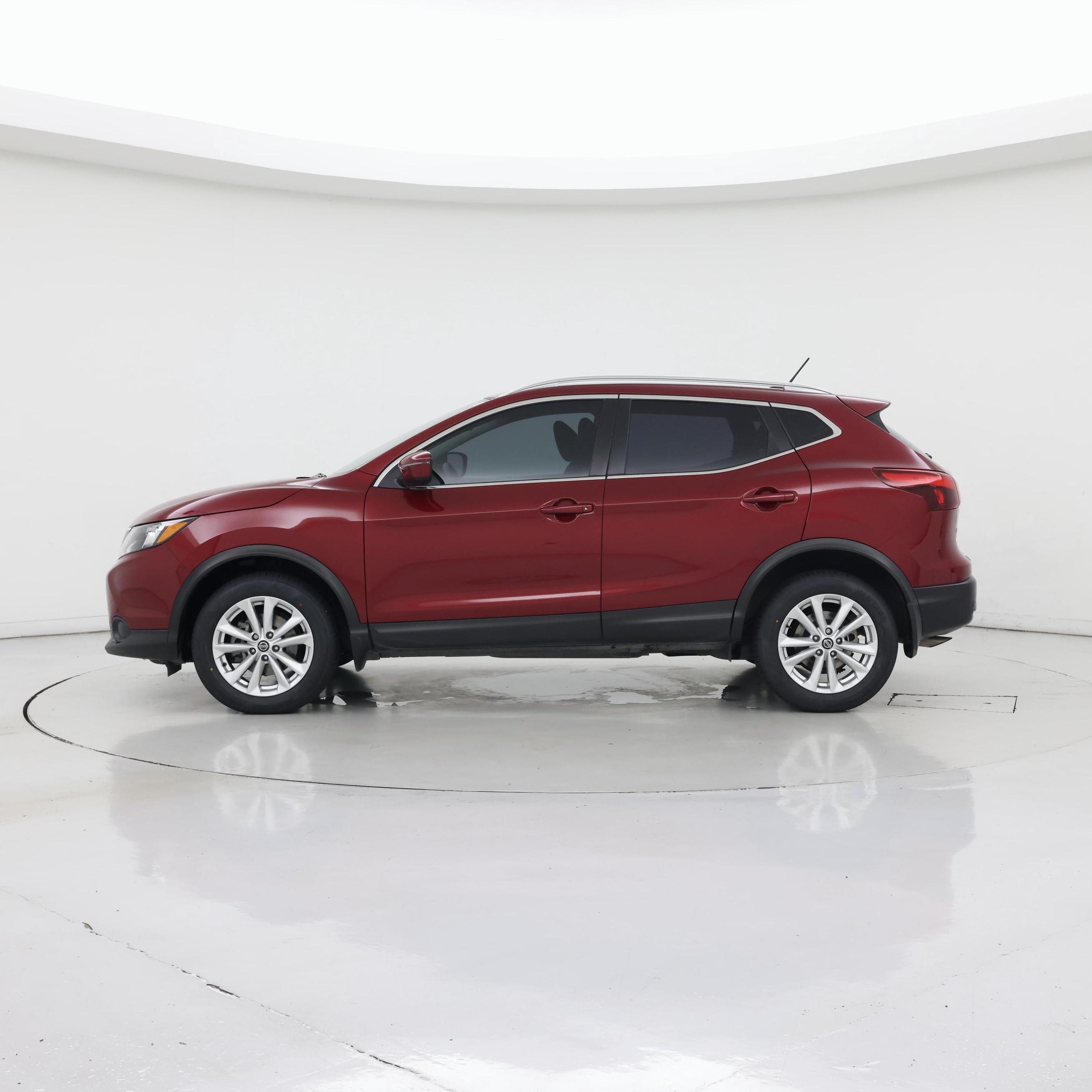 Thumbnail: 2019 Nissan Rogue Sport - 3
