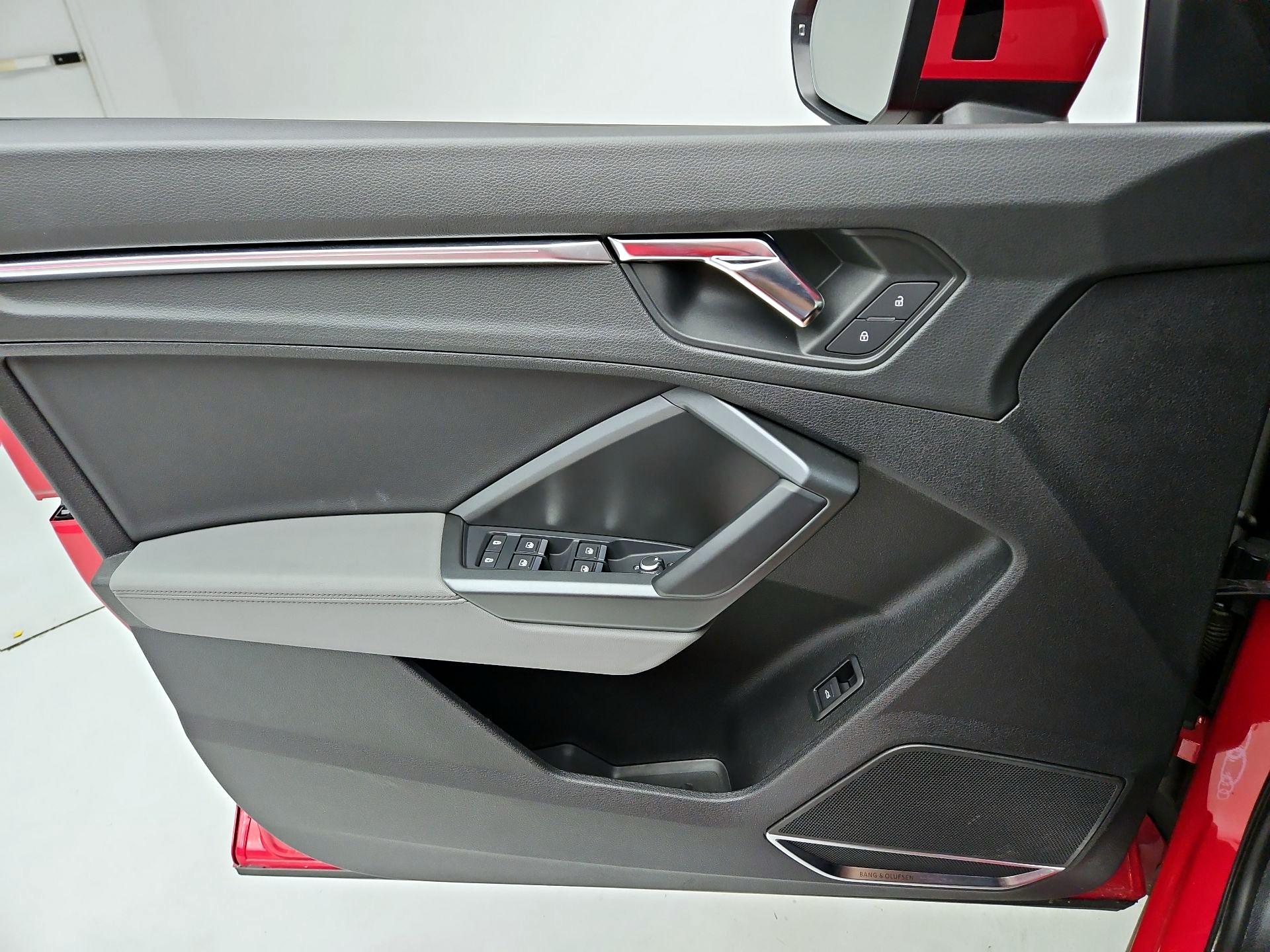 Thumbnail: 2021 Audi Q3 - 12