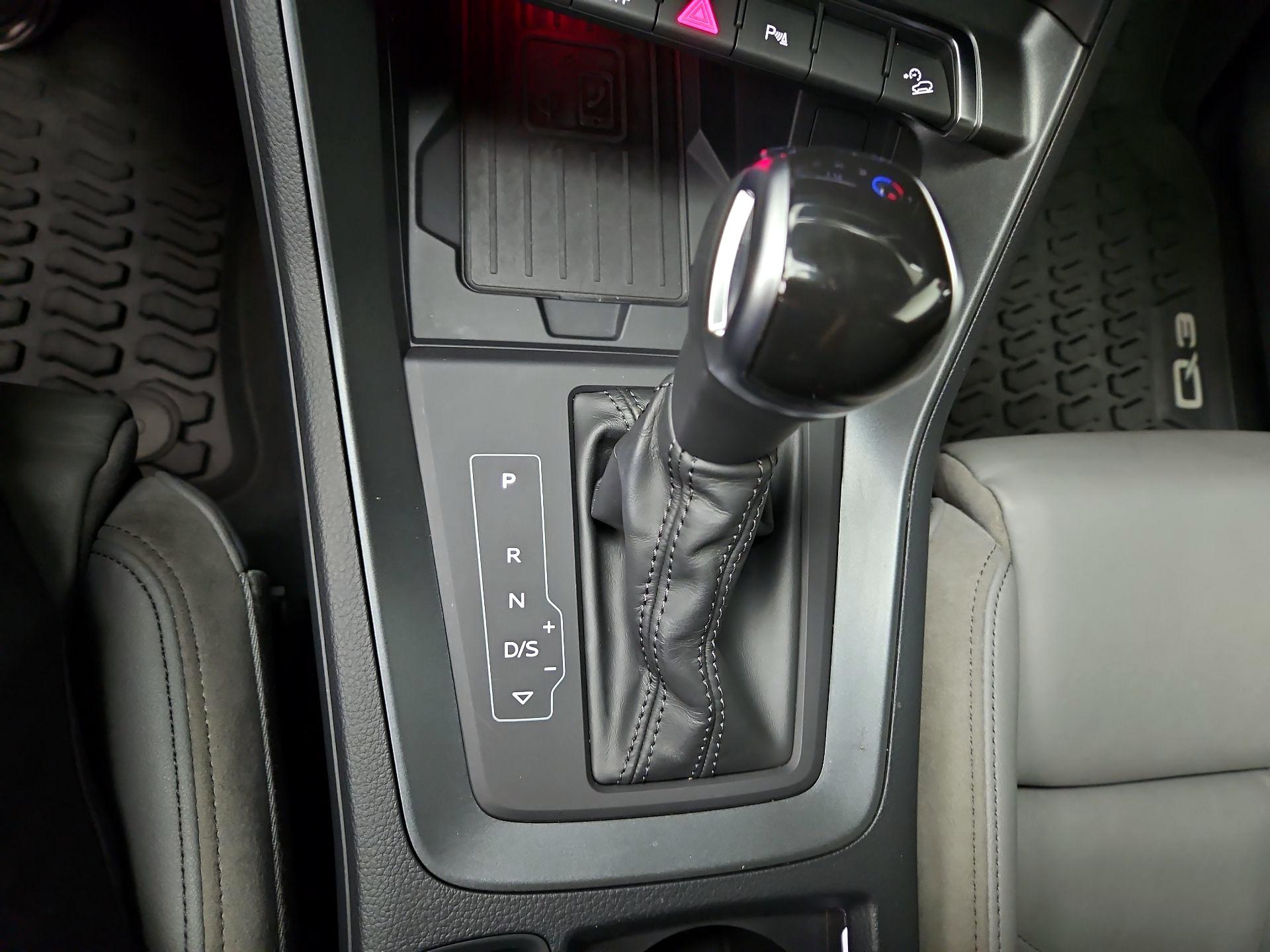 Thumbnail: 2021 Audi Q3 - 18