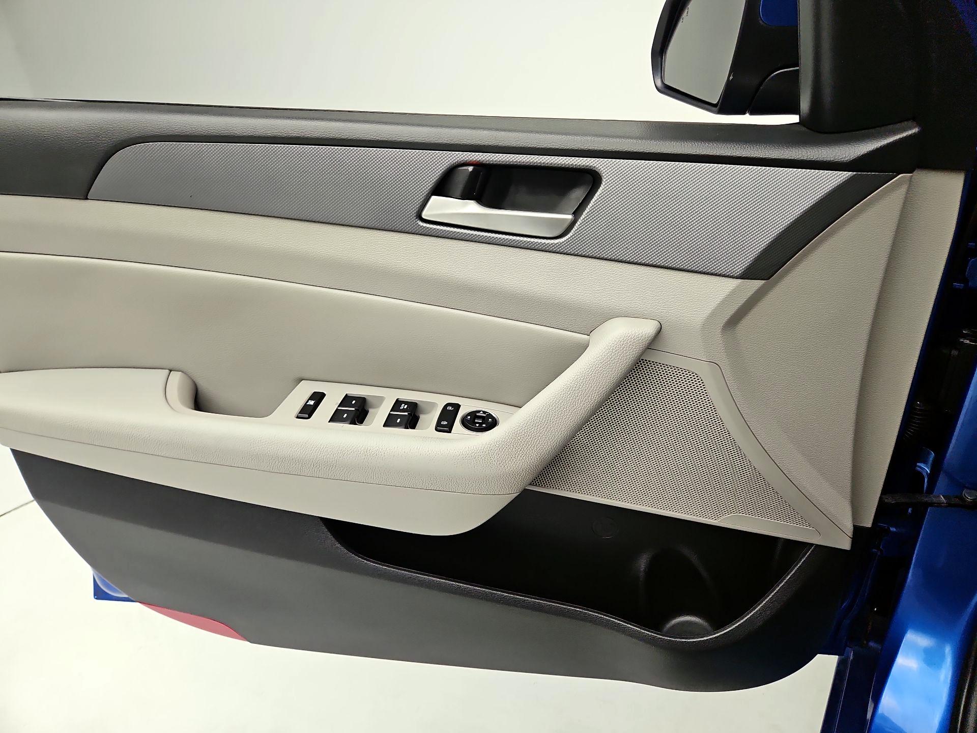 Thumbnail: 2018 Hyundai Sonata - 12