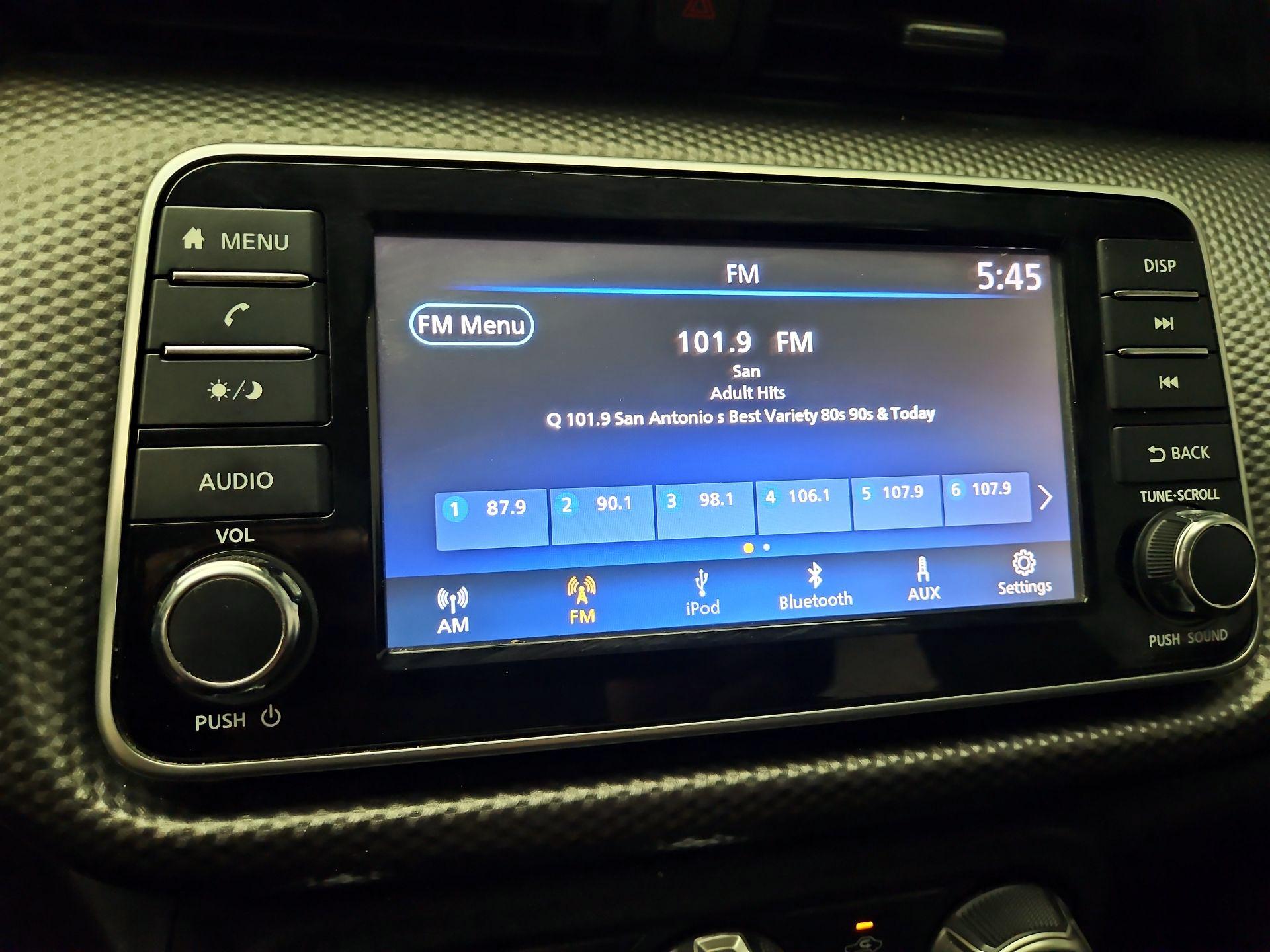 Thumbnail: 2019 Nissan Kicks - 15