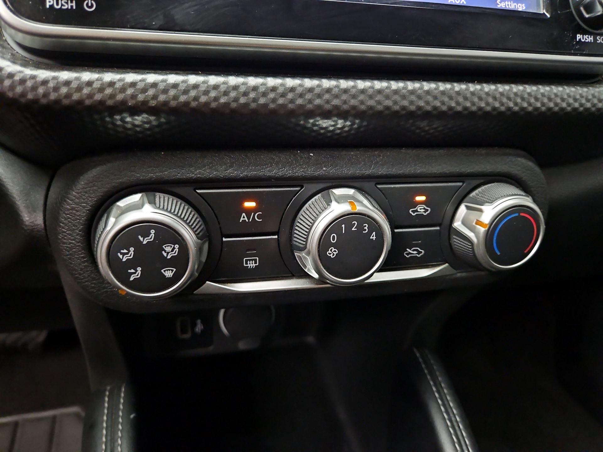 Thumbnail: 2019 Nissan Kicks - 16