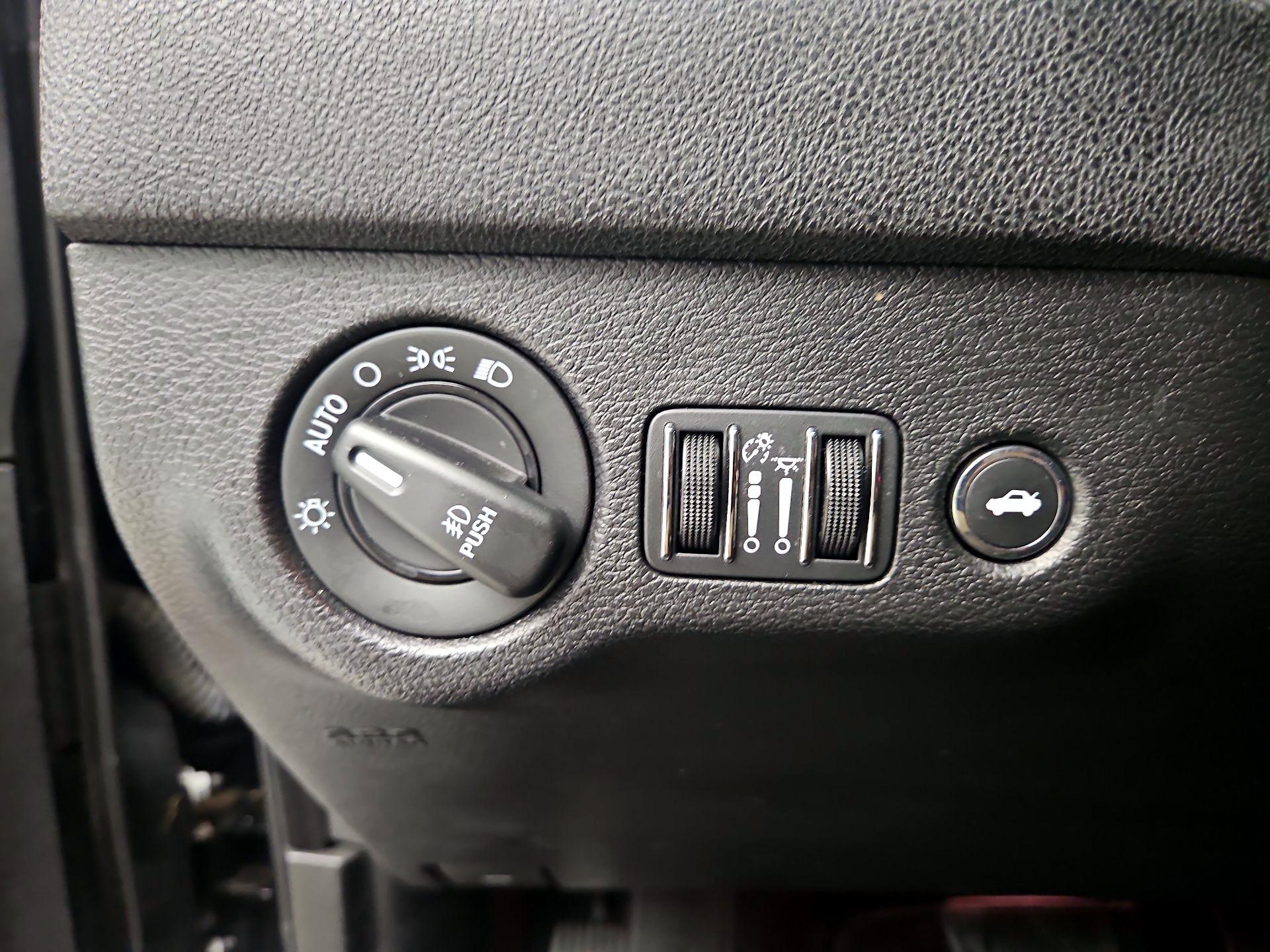 Thumbnail: 2019 Dodge Charger - 13