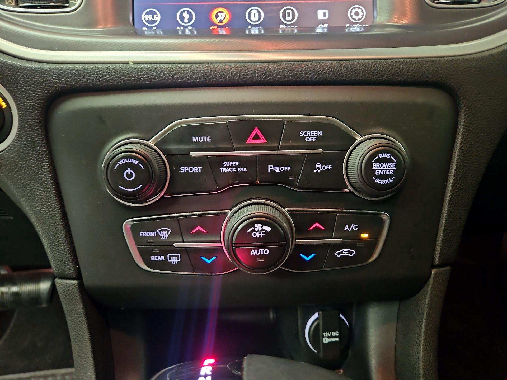 Thumbnail: 2019 Dodge Charger - 16