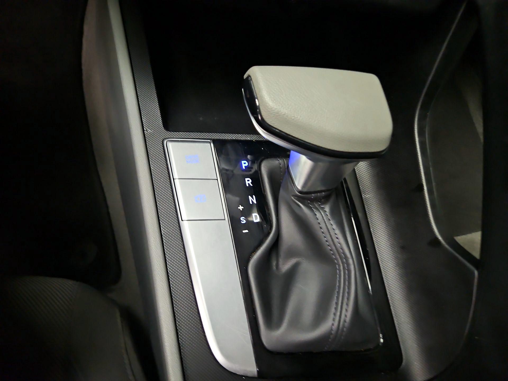 Thumbnail: 2023 Hyundai Elantra - 17