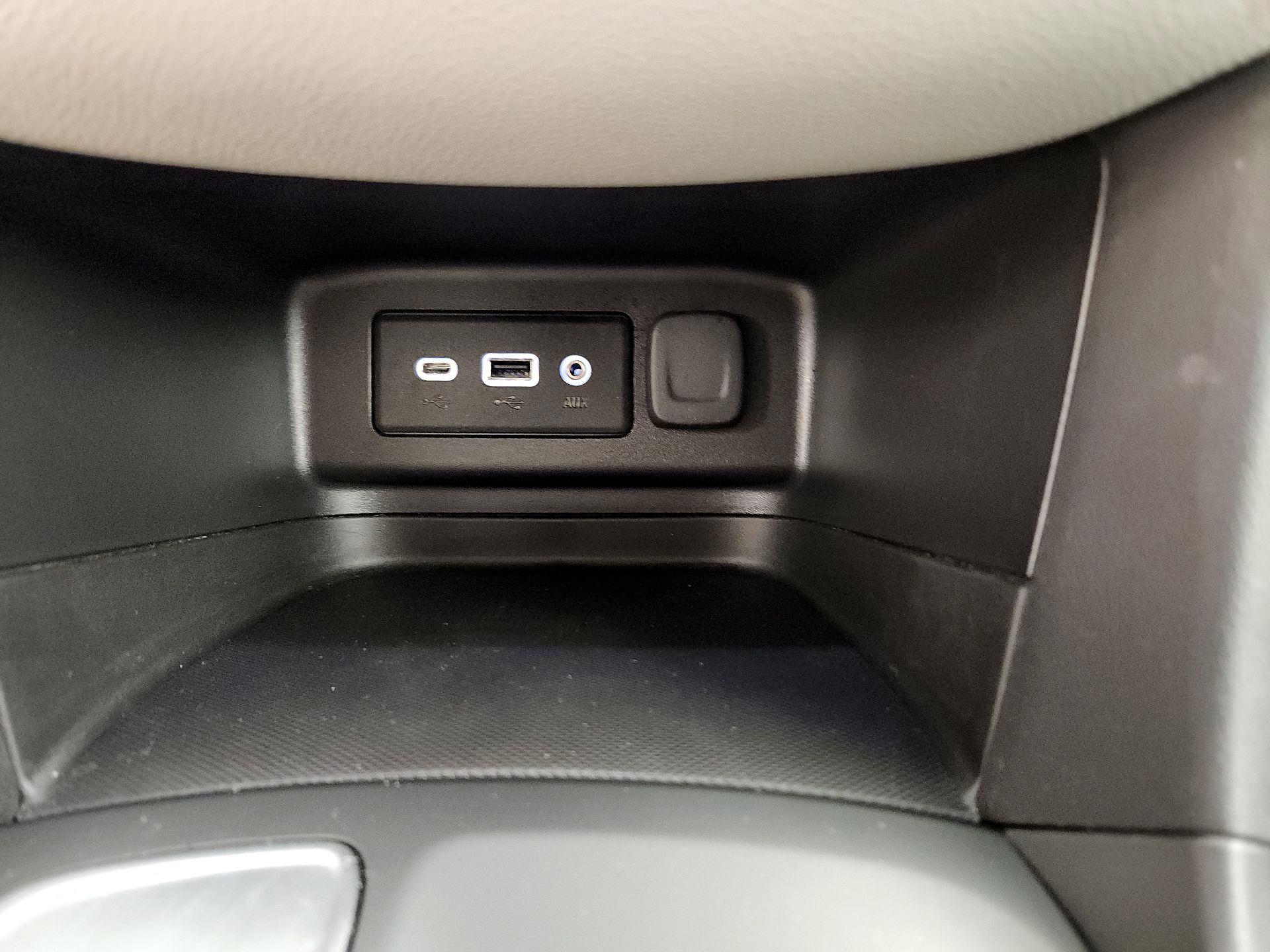 Thumbnail: 2019 Chevrolet Equinox - 18