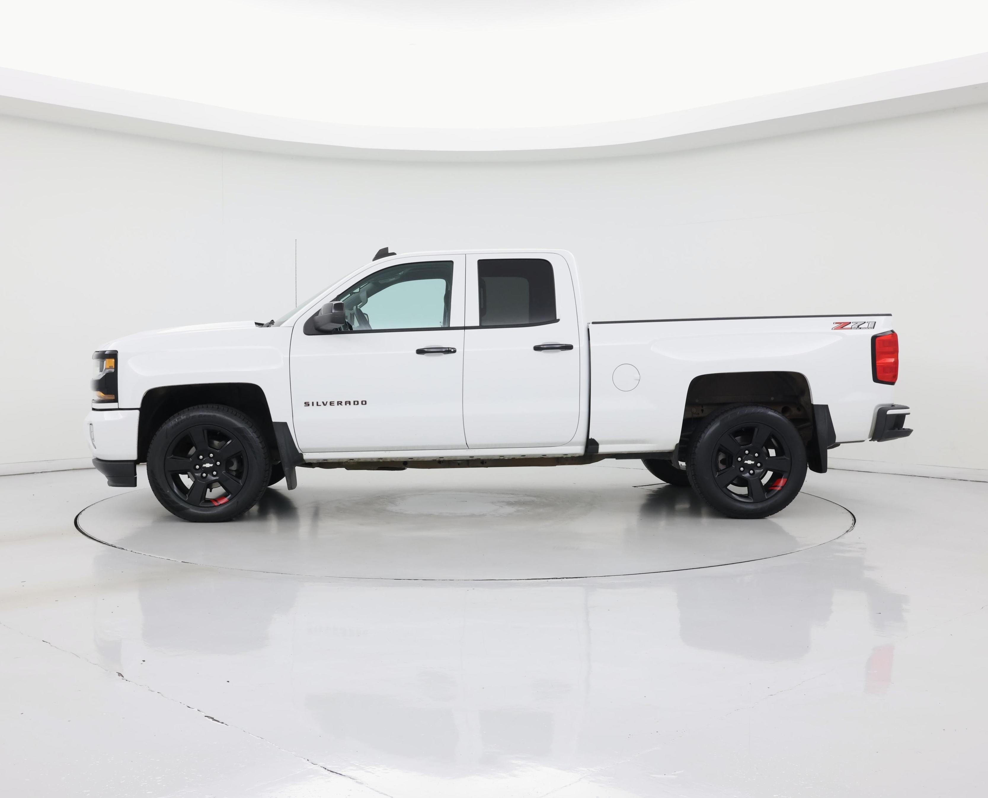 Thumbnail: 2018 Chevrolet Silverado 1500 - 3