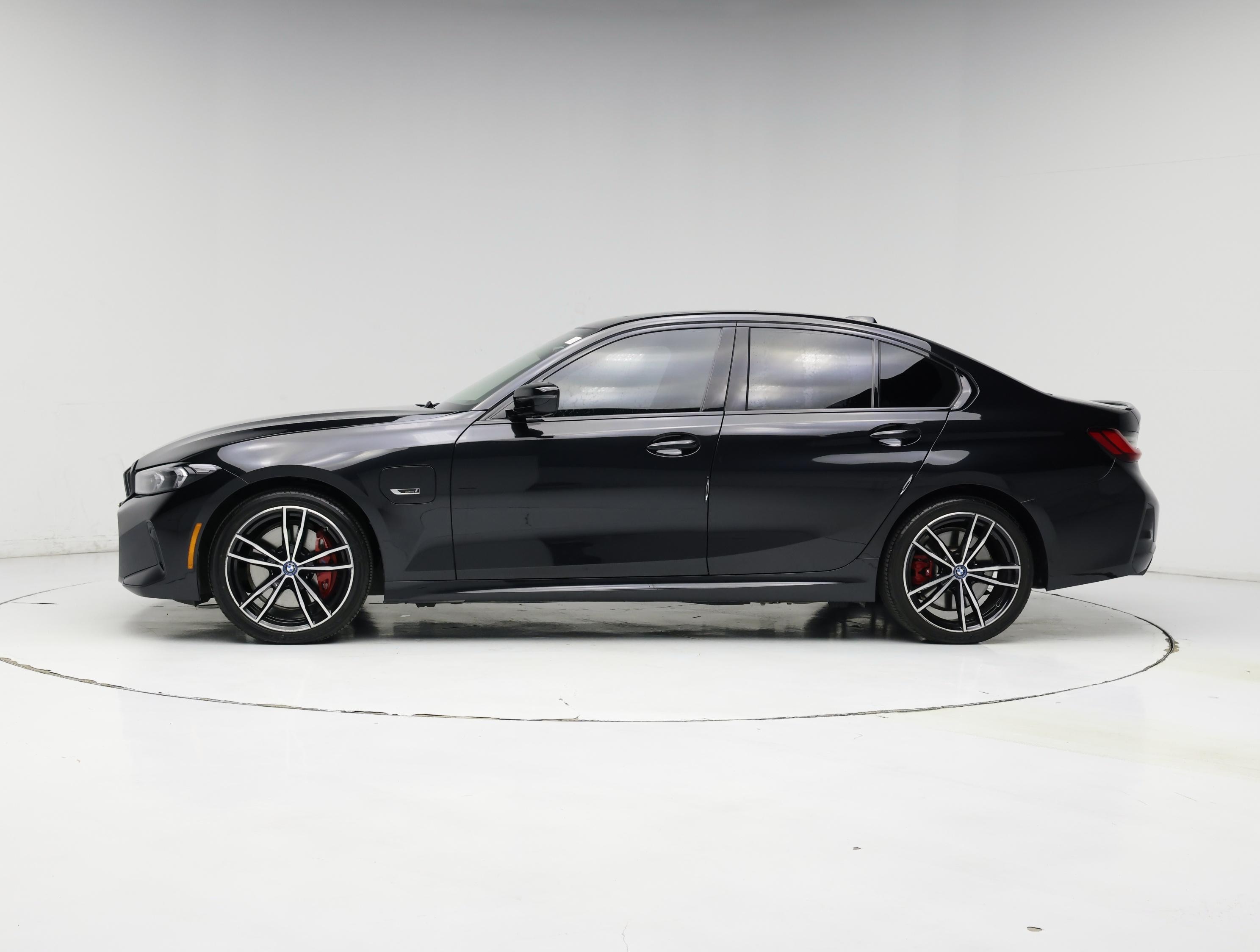 Thumbnail: 2023 BMW 3 Series - 3