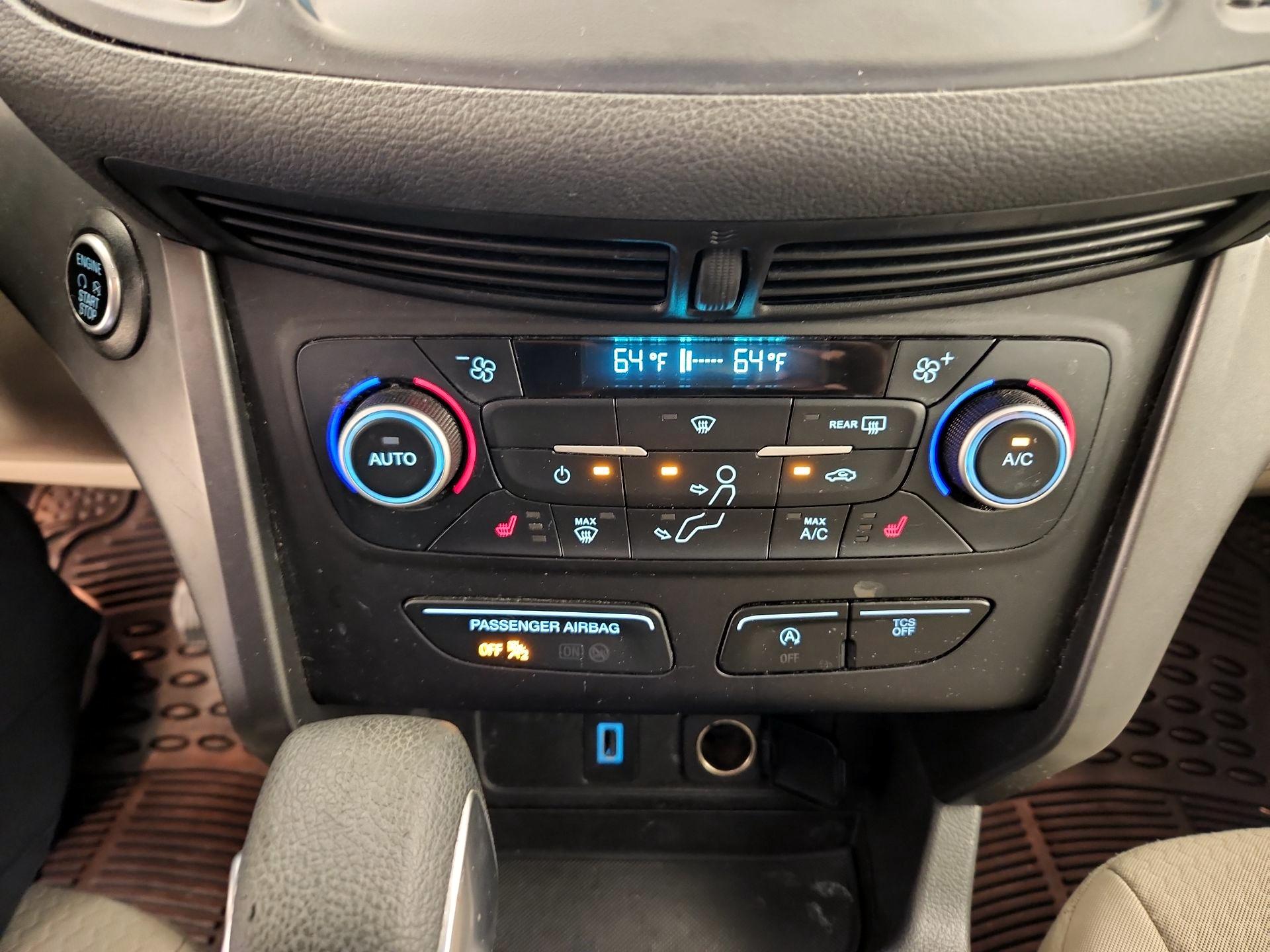 Thumbnail: 2019 Ford Escape - 16