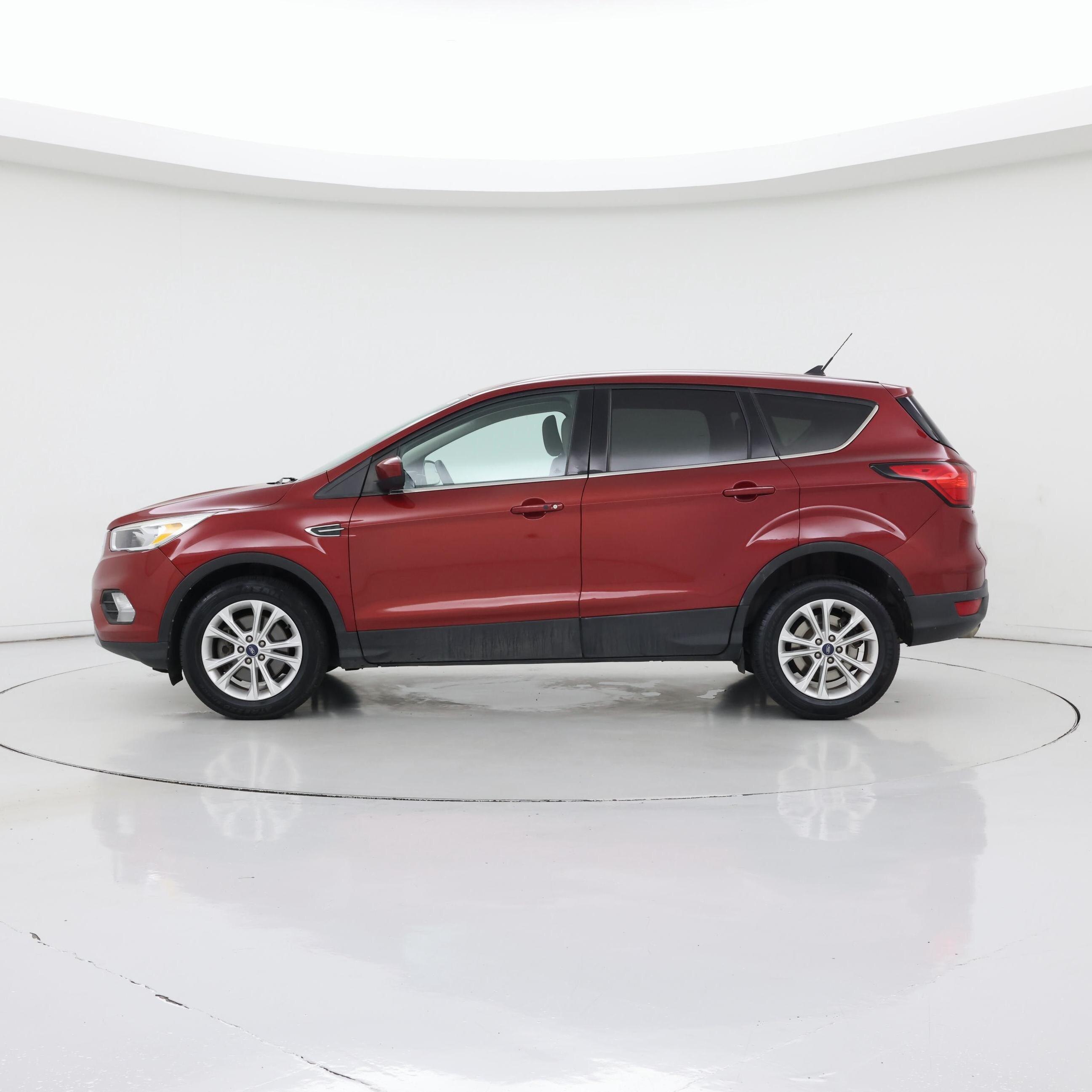 Thumbnail: 2019 Ford Escape - 3
