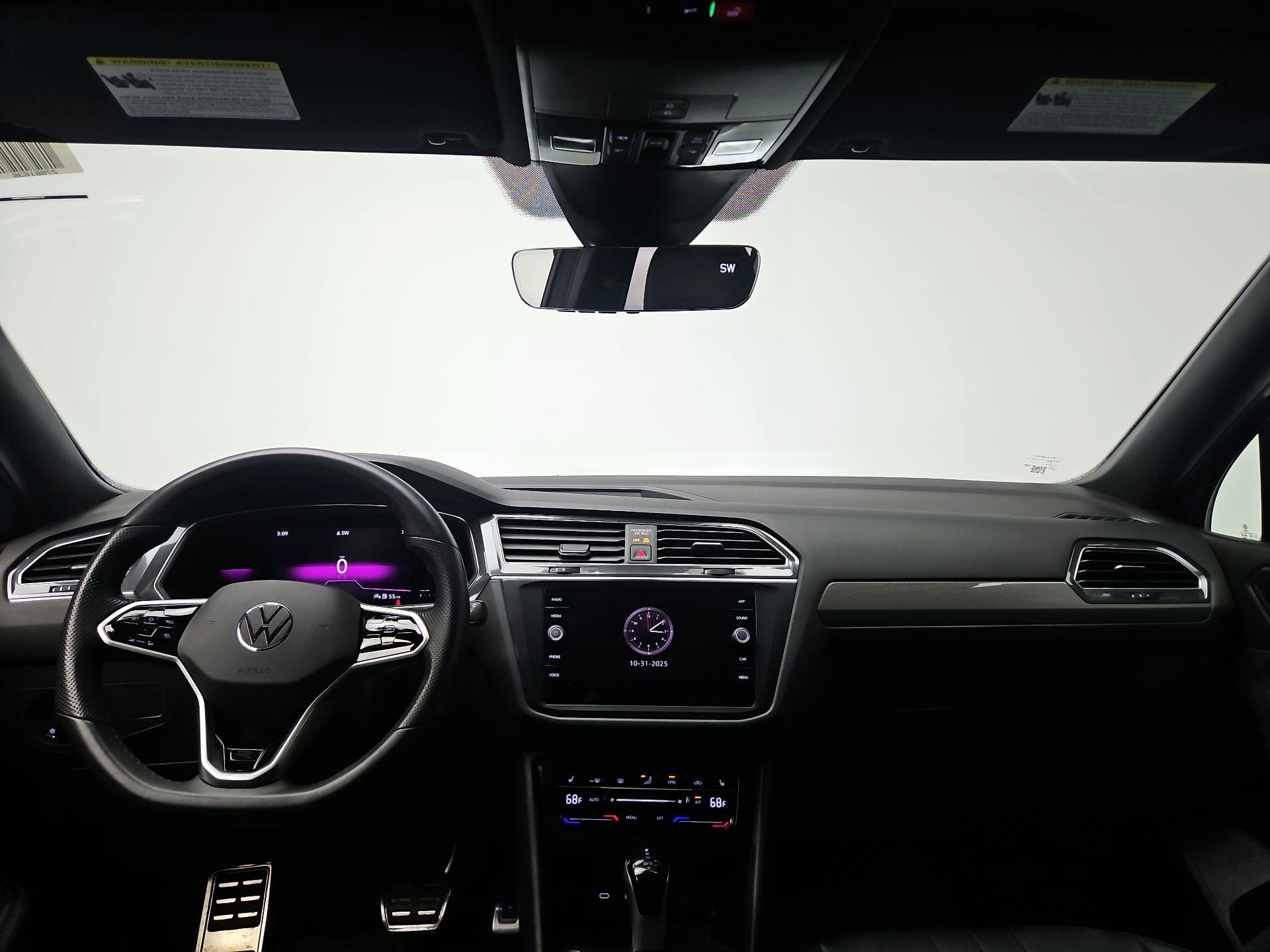 Thumbnail: 2022 Volkswagen Tiguan - 9