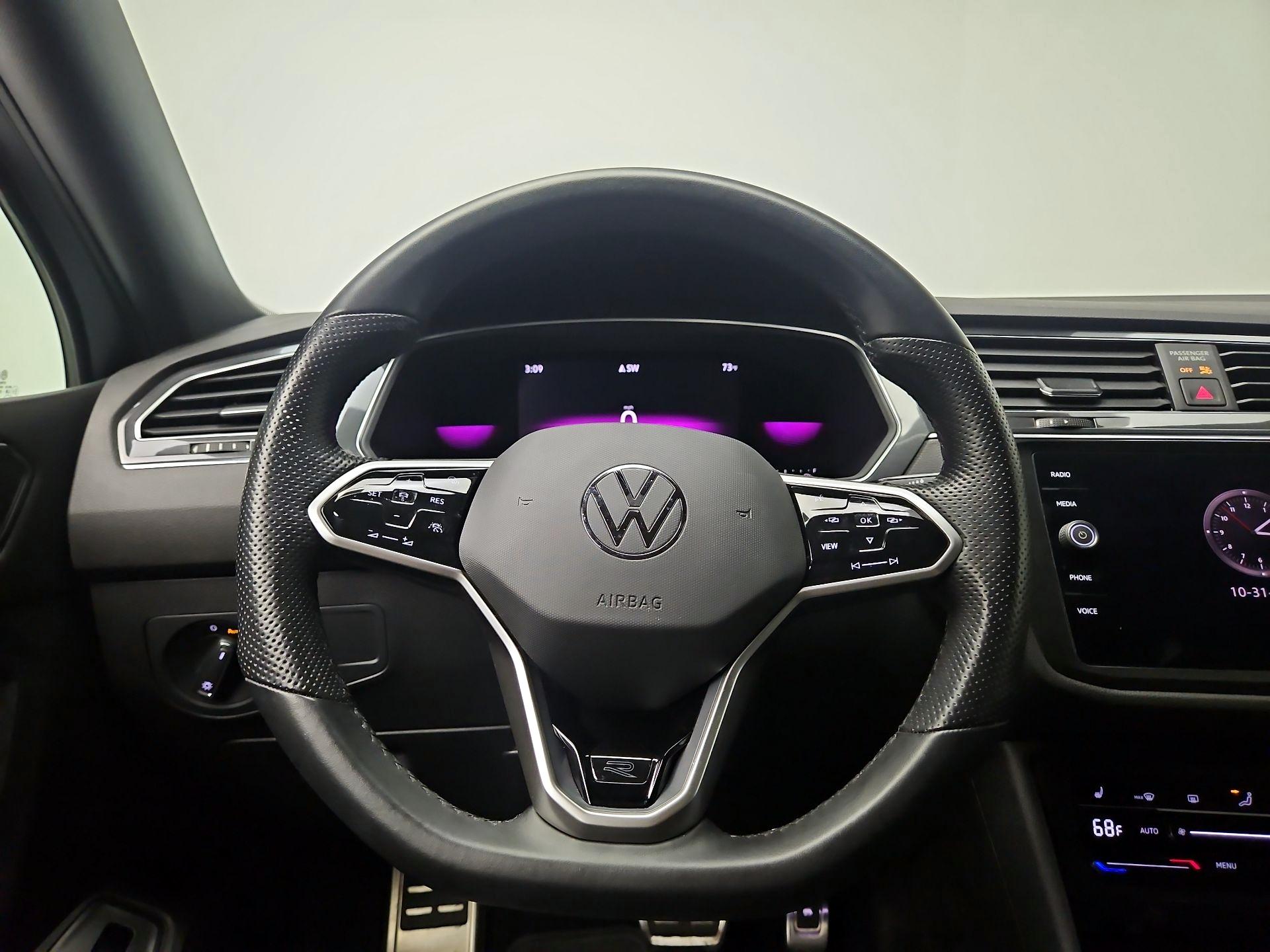 Thumbnail: 2022 Volkswagen Tiguan - 10