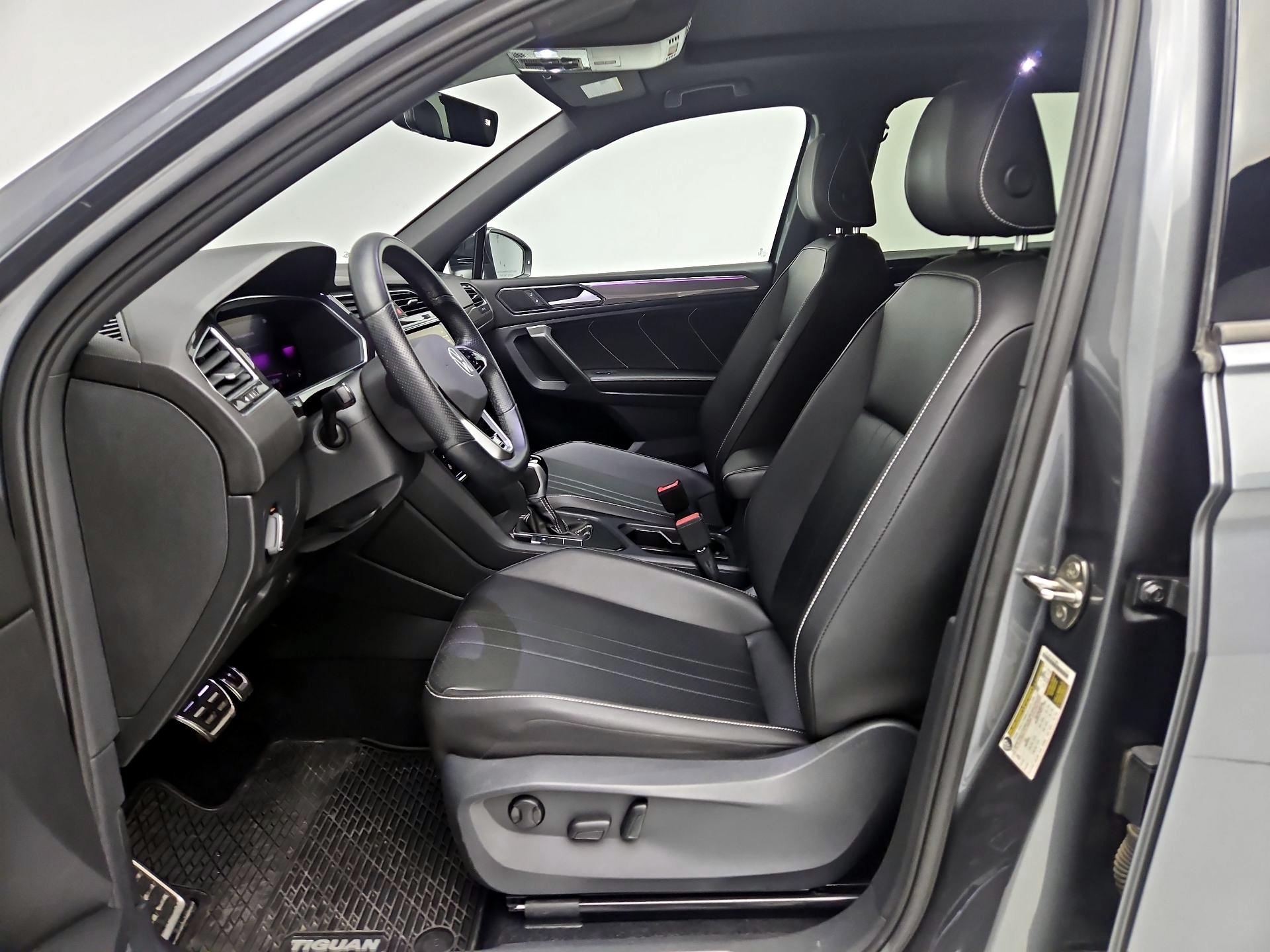 Thumbnail: 2022 Volkswagen Tiguan - 11