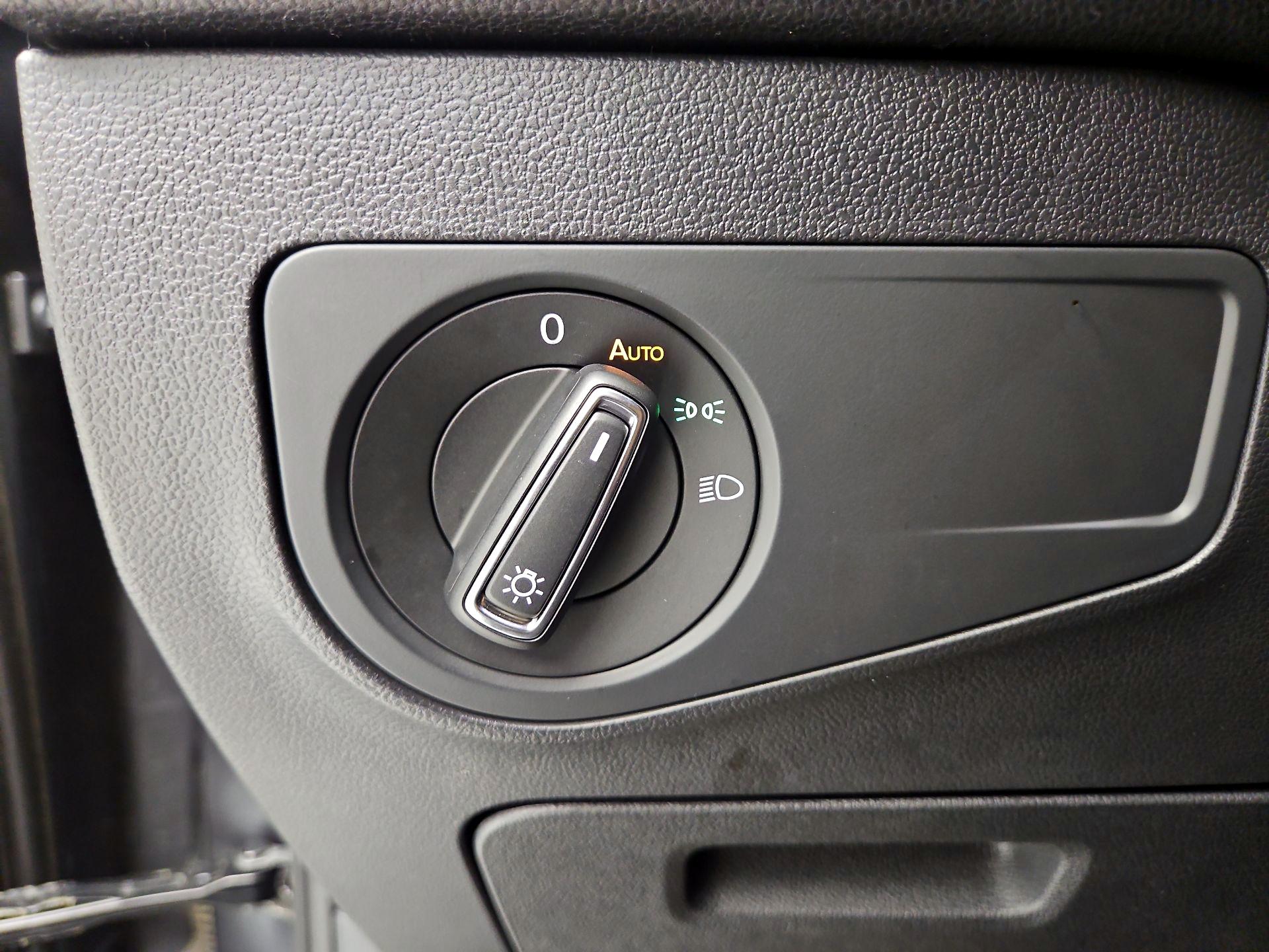 Thumbnail: 2022 Volkswagen Tiguan - 13