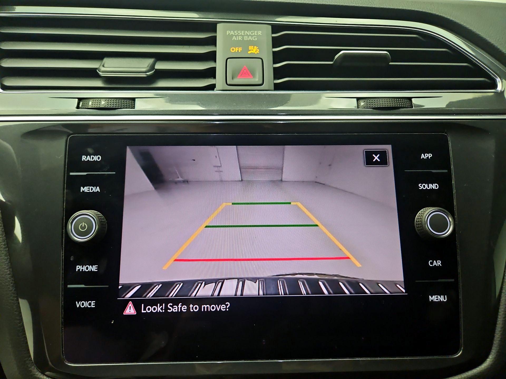 Thumbnail: 2022 Volkswagen Tiguan - 14