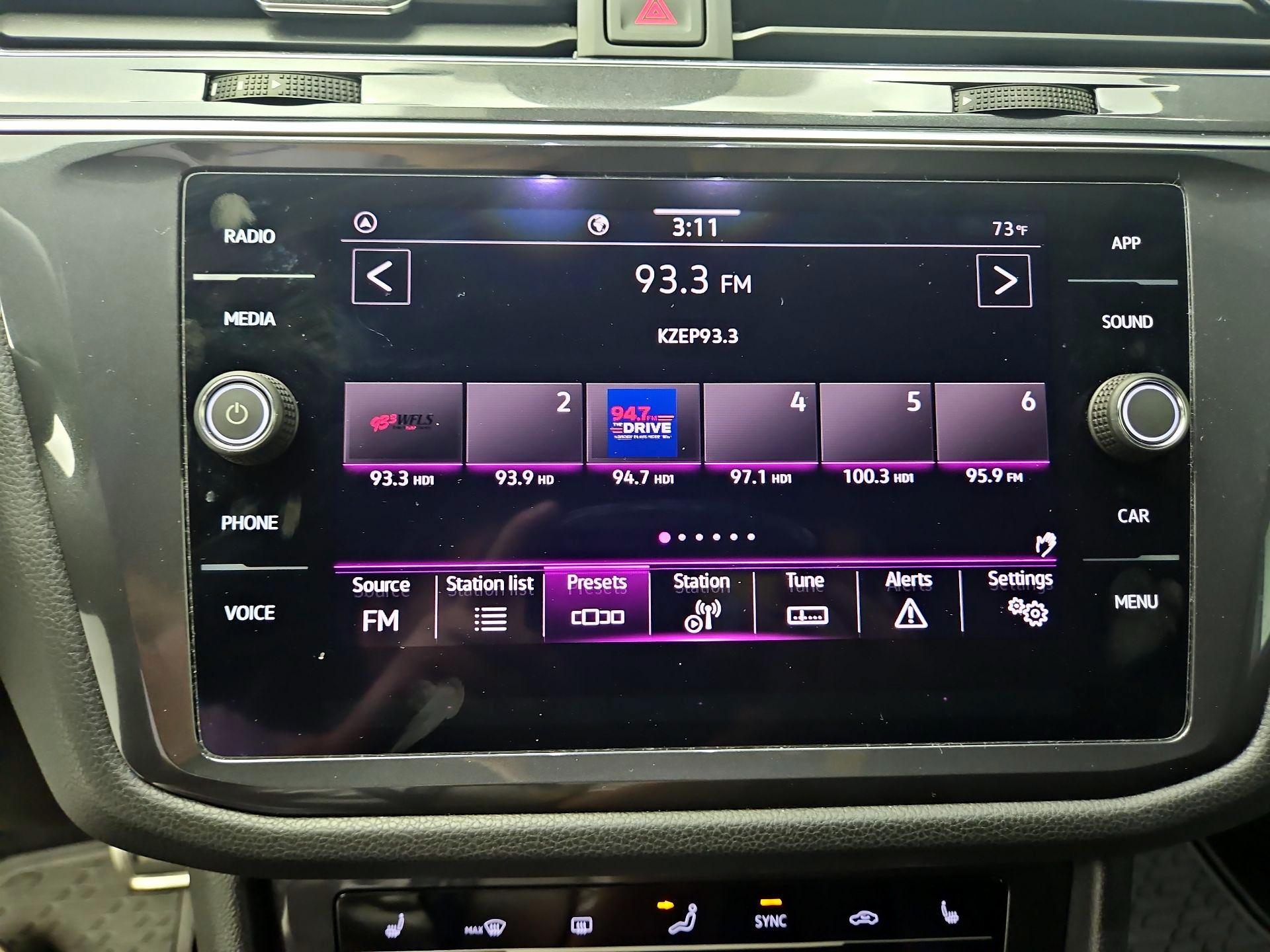 Thumbnail: 2022 Volkswagen Tiguan - 15