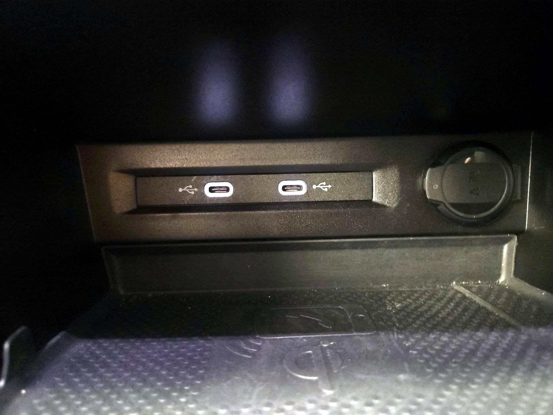 Thumbnail: 2022 Volkswagen Tiguan - 18