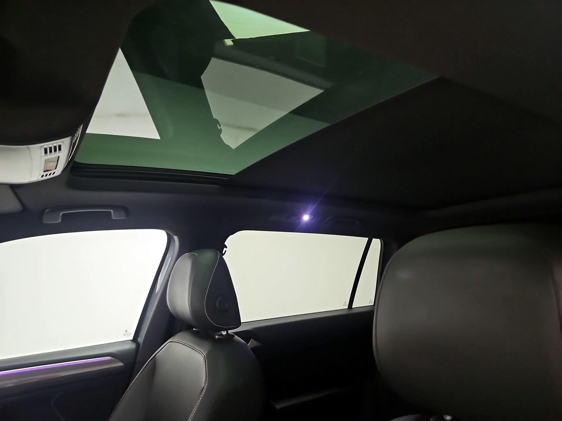 Thumbnail: 2022 Volkswagen Tiguan - 19