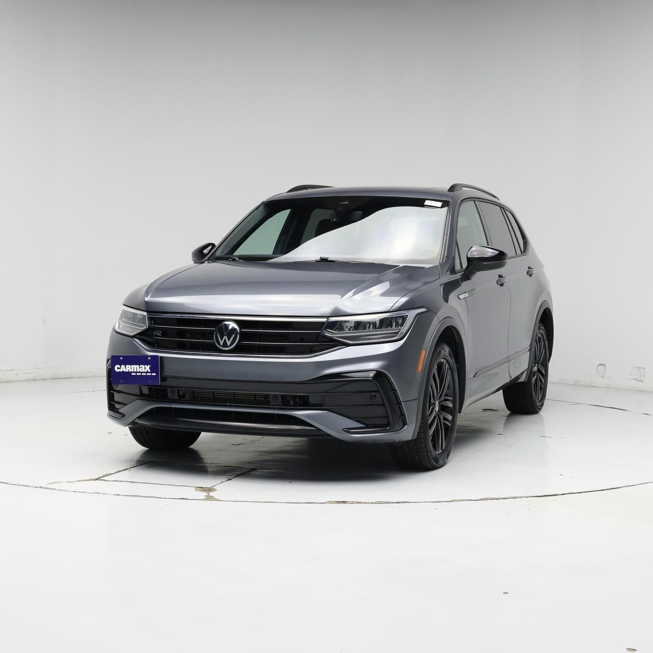 Thumbnail: 2022 Volkswagen Tiguan - 4