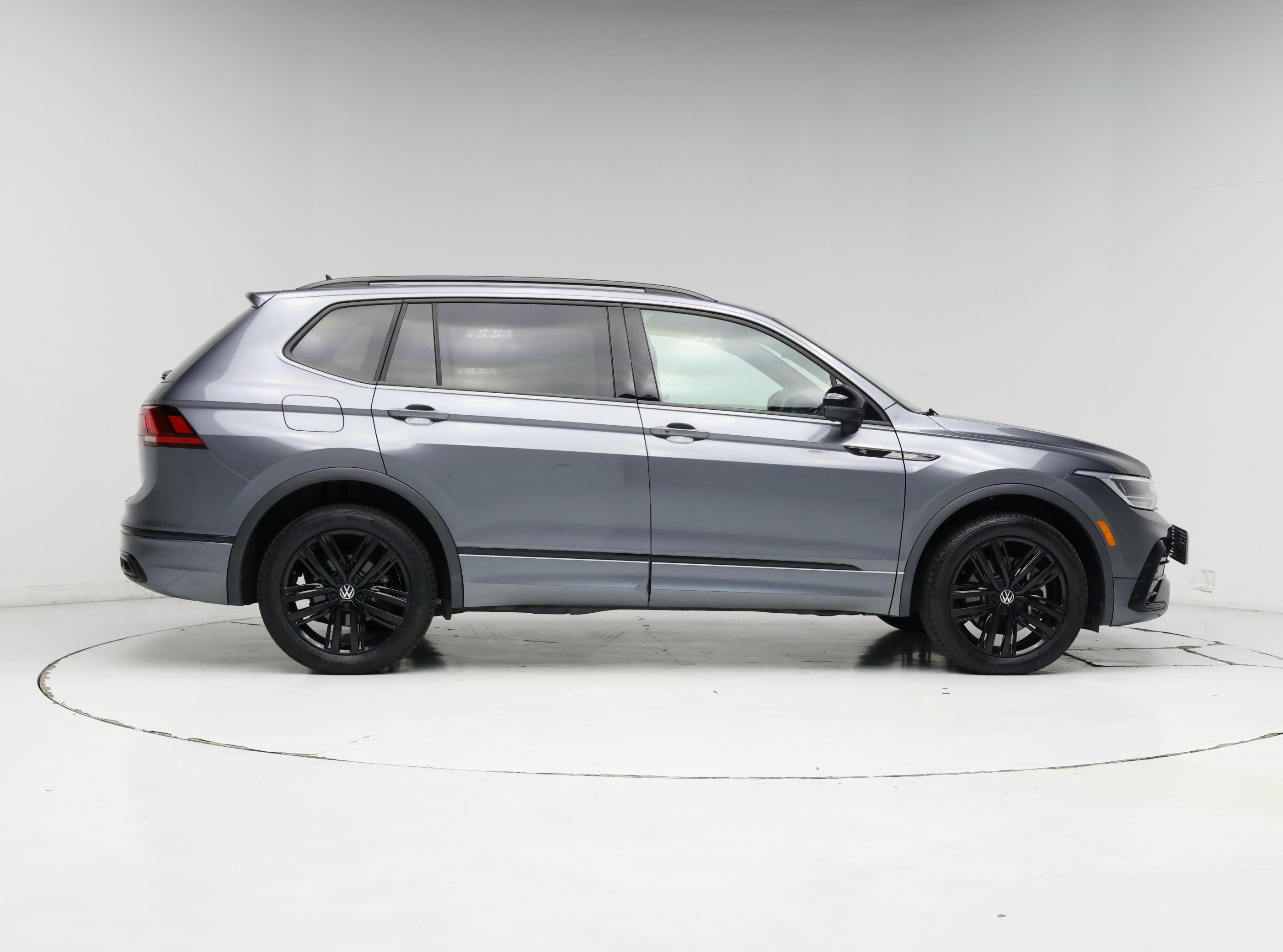 Thumbnail: 2022 Volkswagen Tiguan - 7