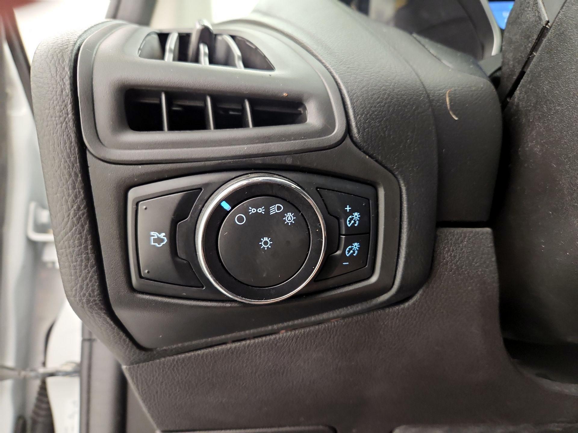 Thumbnail: 2014 Ford Focus - 13