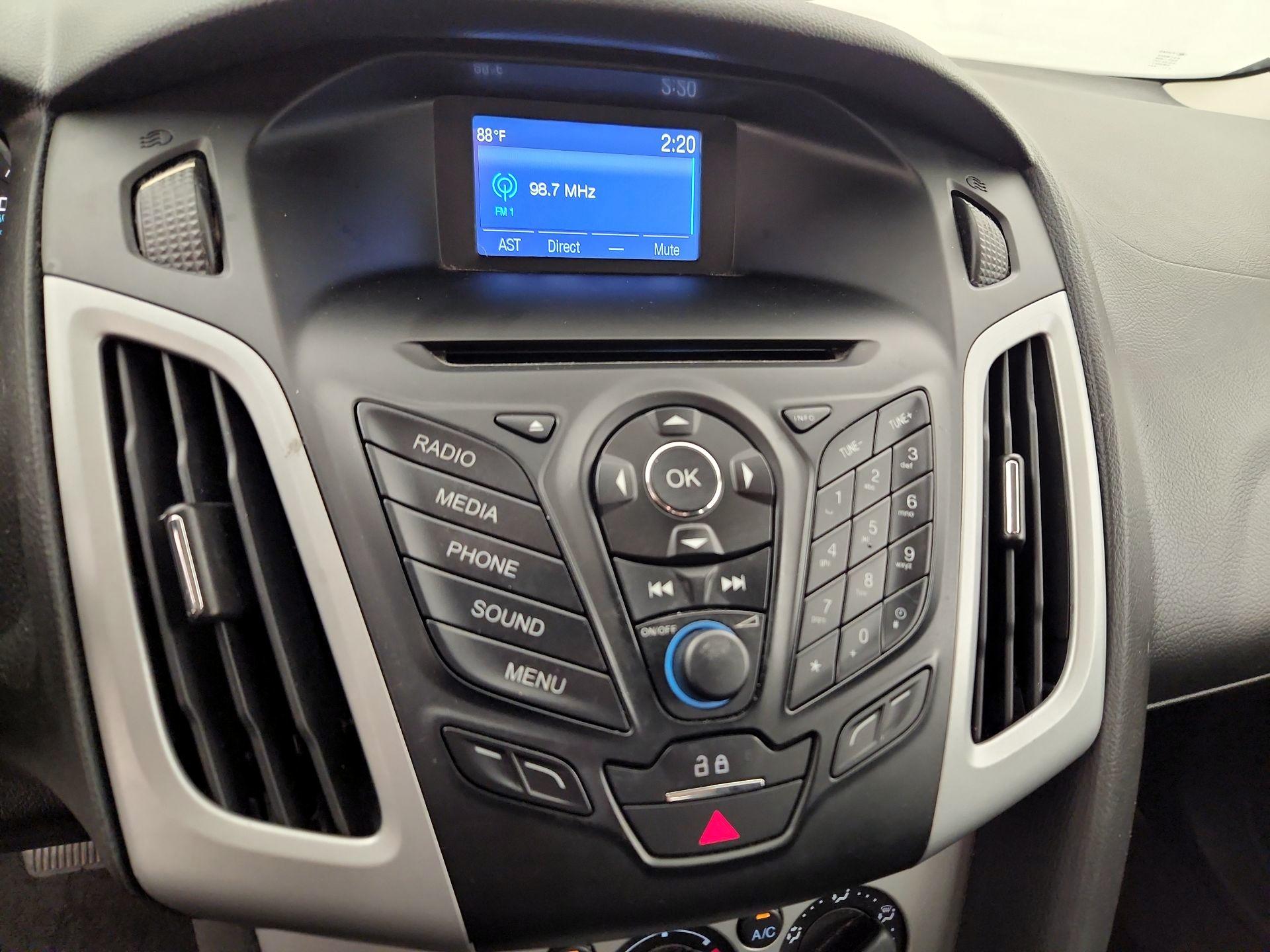 Thumbnail: 2014 Ford Focus - 14