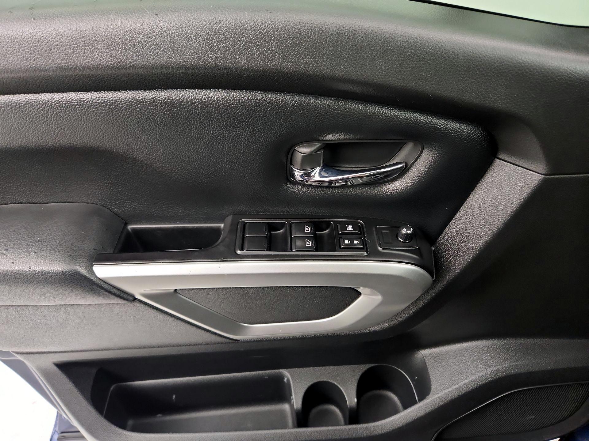 Thumbnail: 2018 Nissan Titan - 12