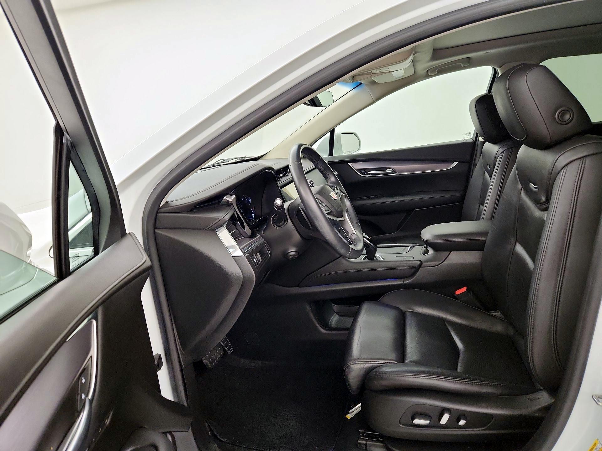 Thumbnail: 2017 Cadillac XT5 - 11