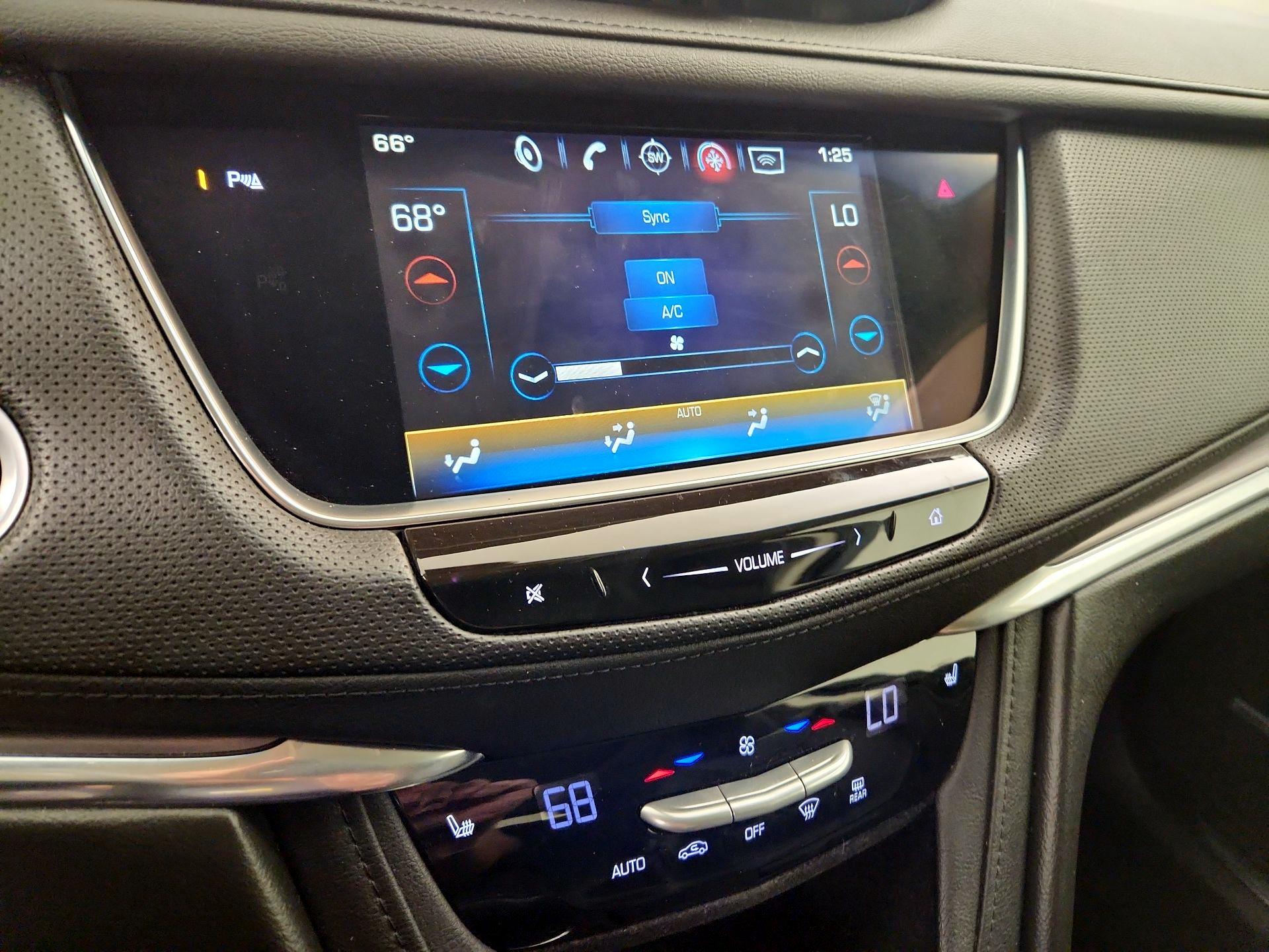 Thumbnail: 2017 Cadillac XT5 - 16