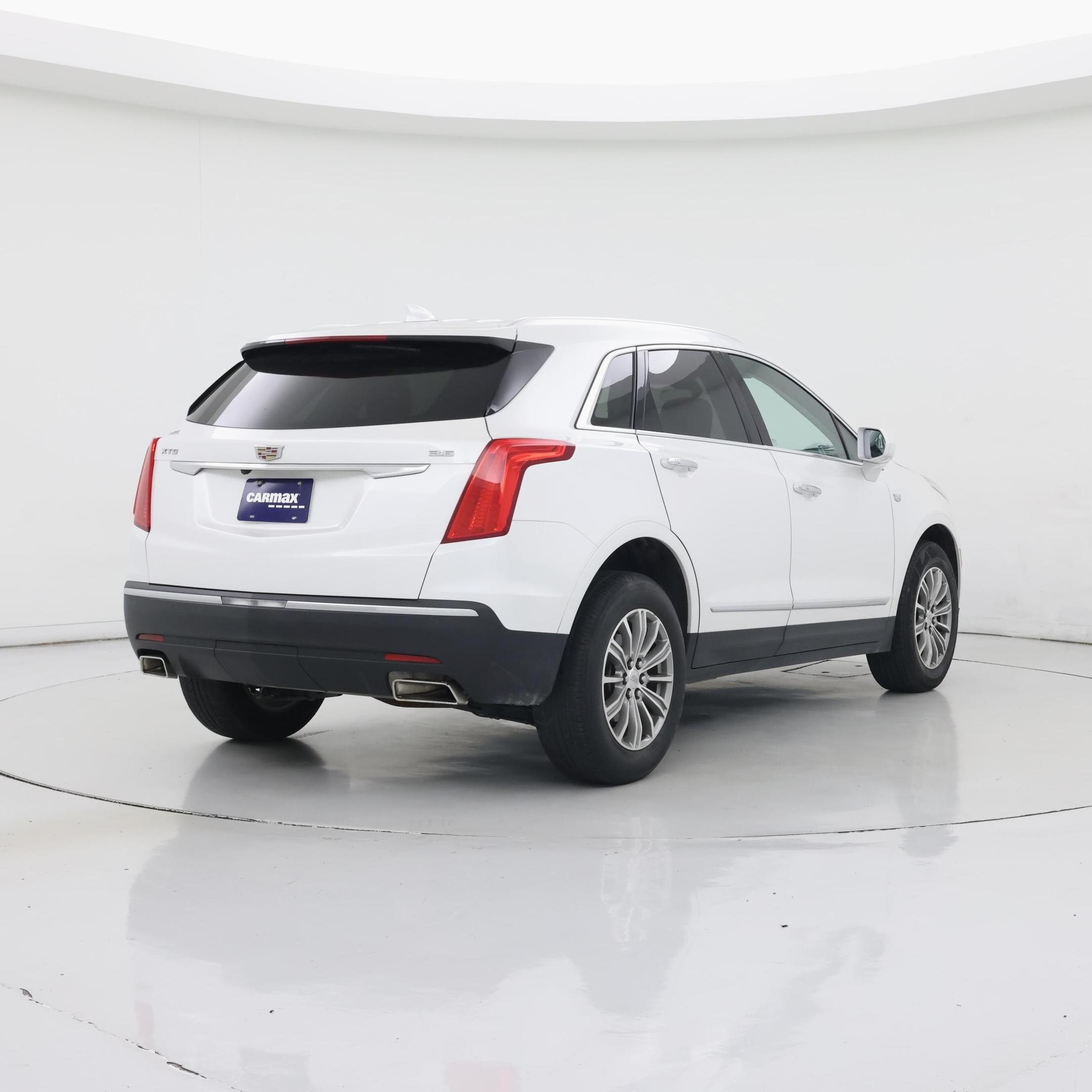 Thumbnail: 2017 Cadillac XT5 - 8