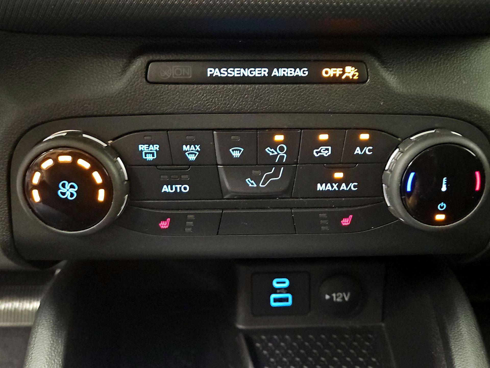 Thumbnail: 2022 Ford Bronco Sport - 16