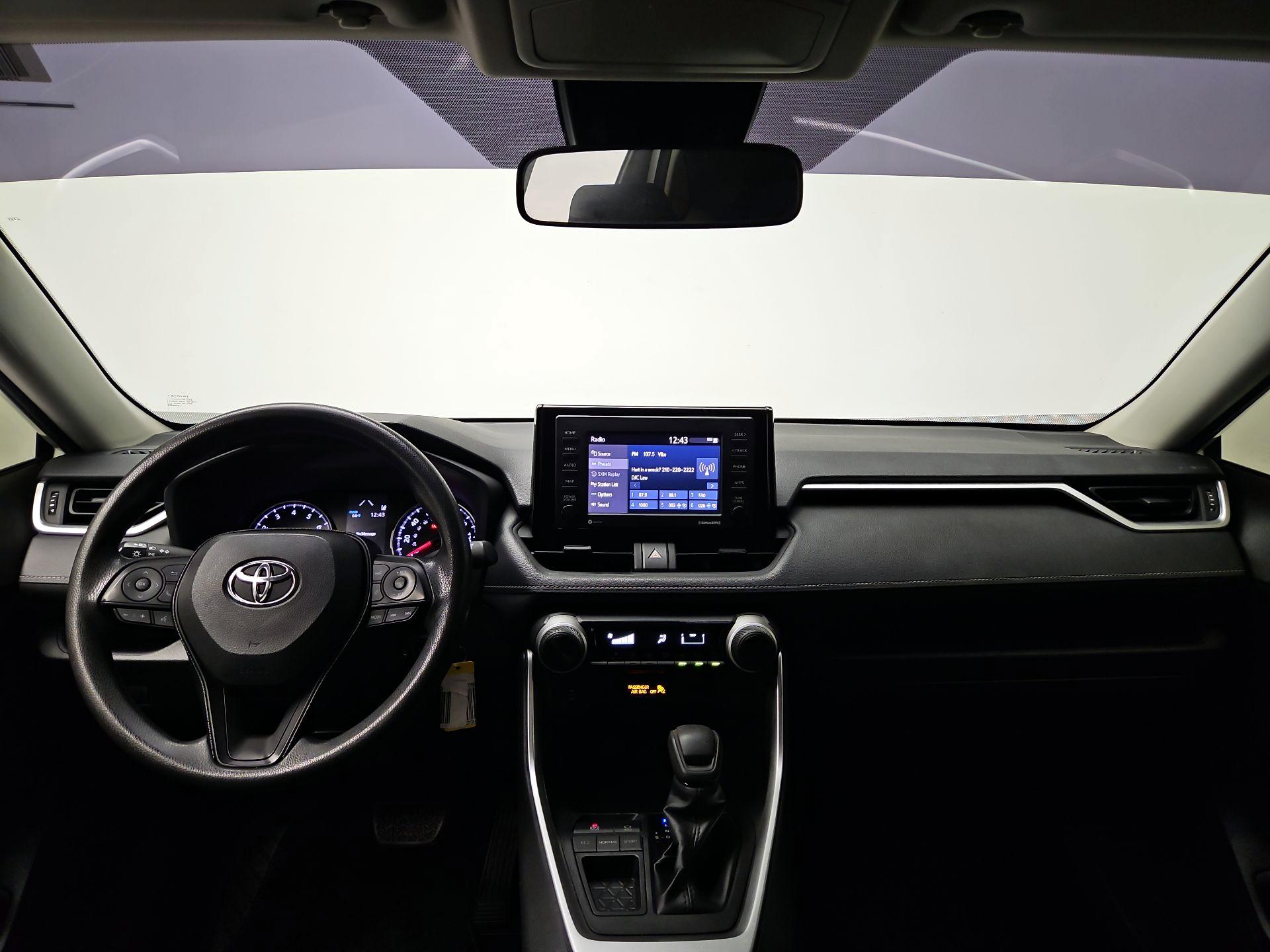 Thumbnail: 2021 Toyota RAV4 - 9