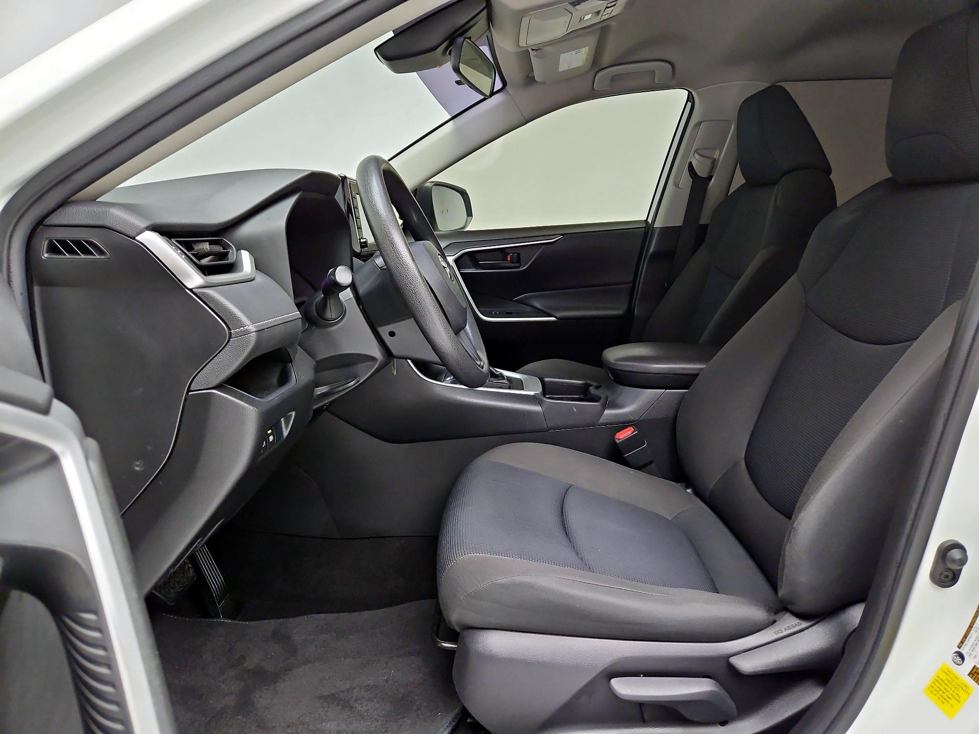 Thumbnail: 2021 Toyota RAV4 - 11