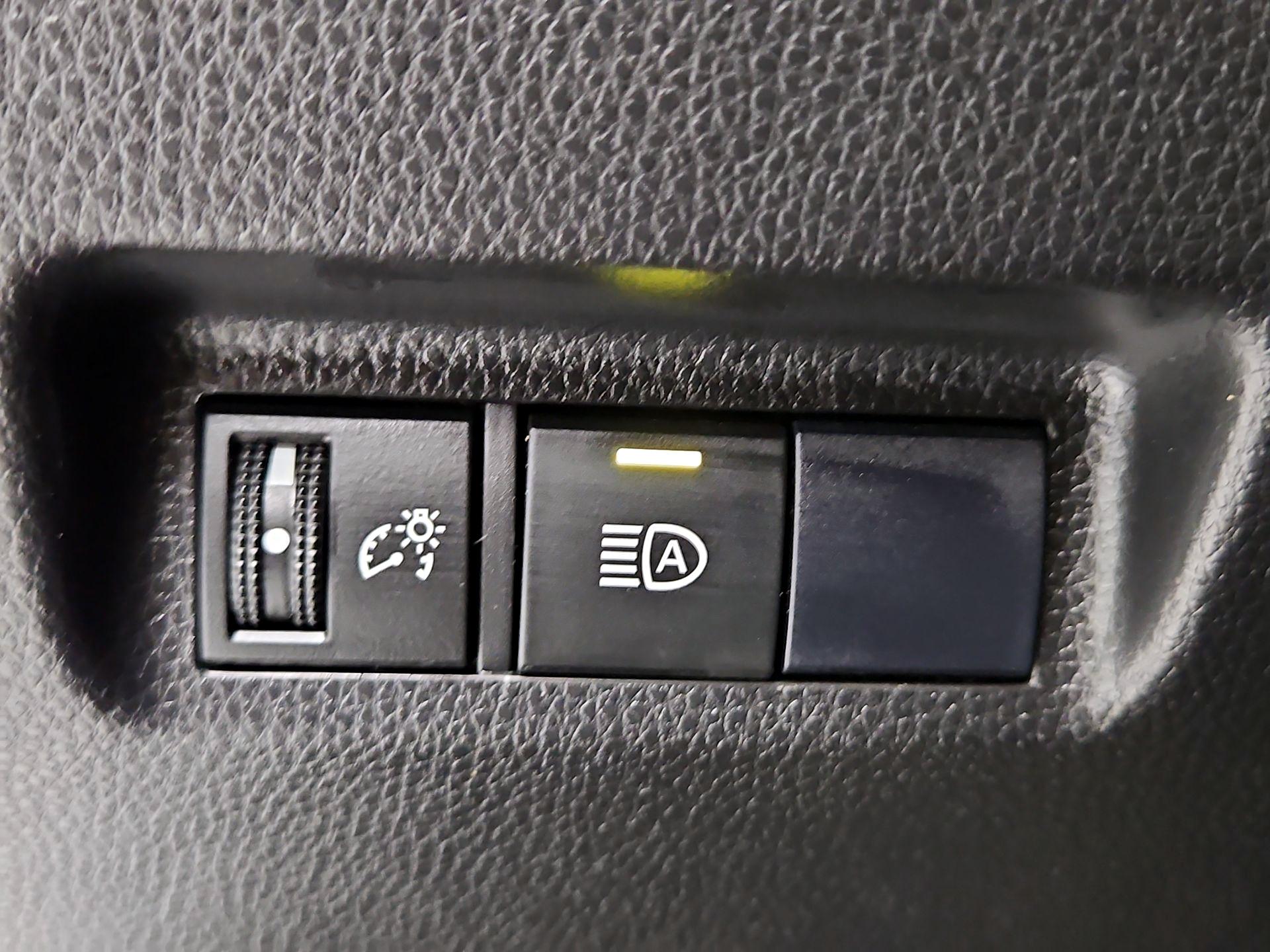 Thumbnail: 2021 Toyota RAV4 - 13