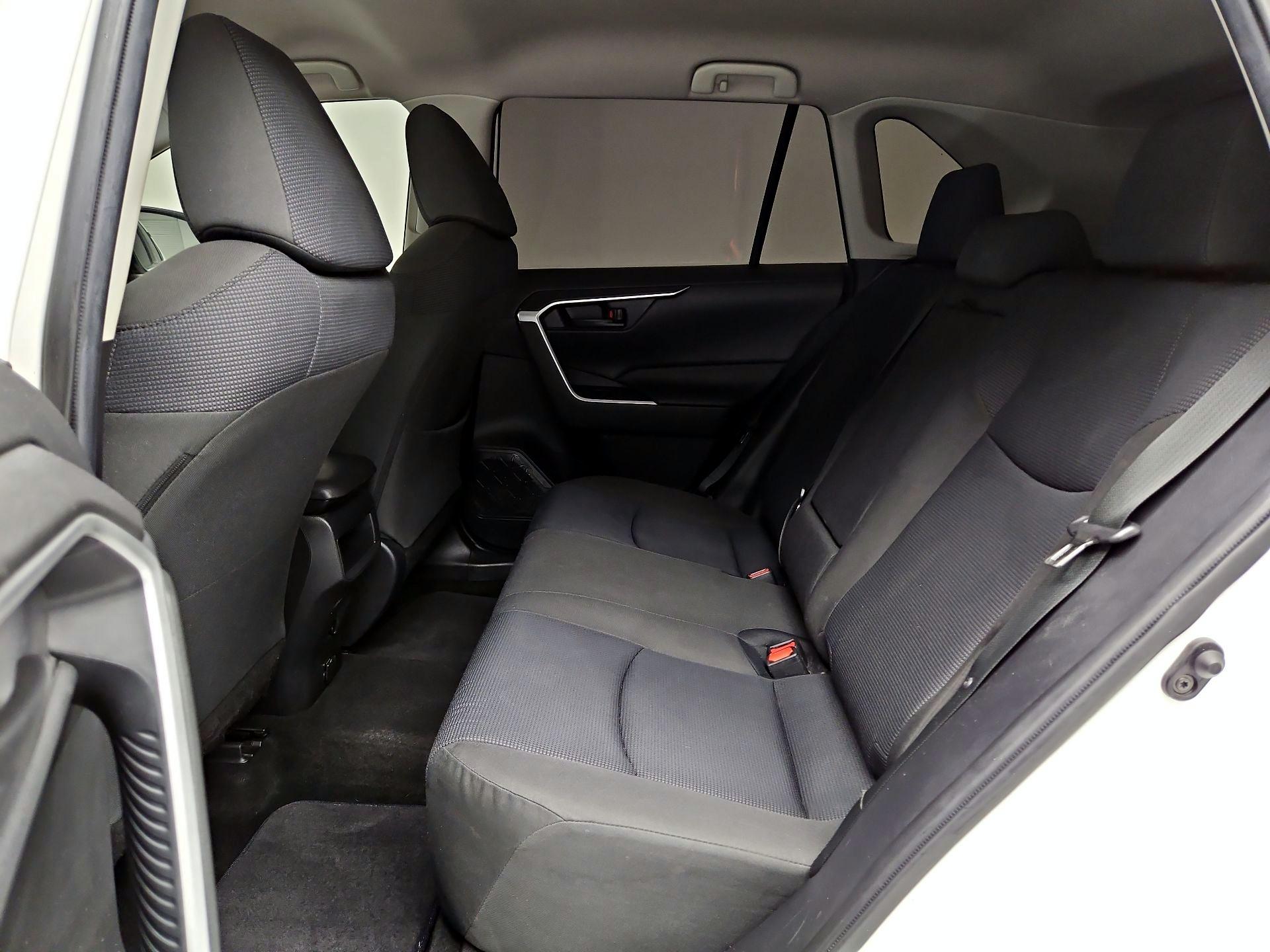 Thumbnail: 2021 Toyota RAV4 - 19